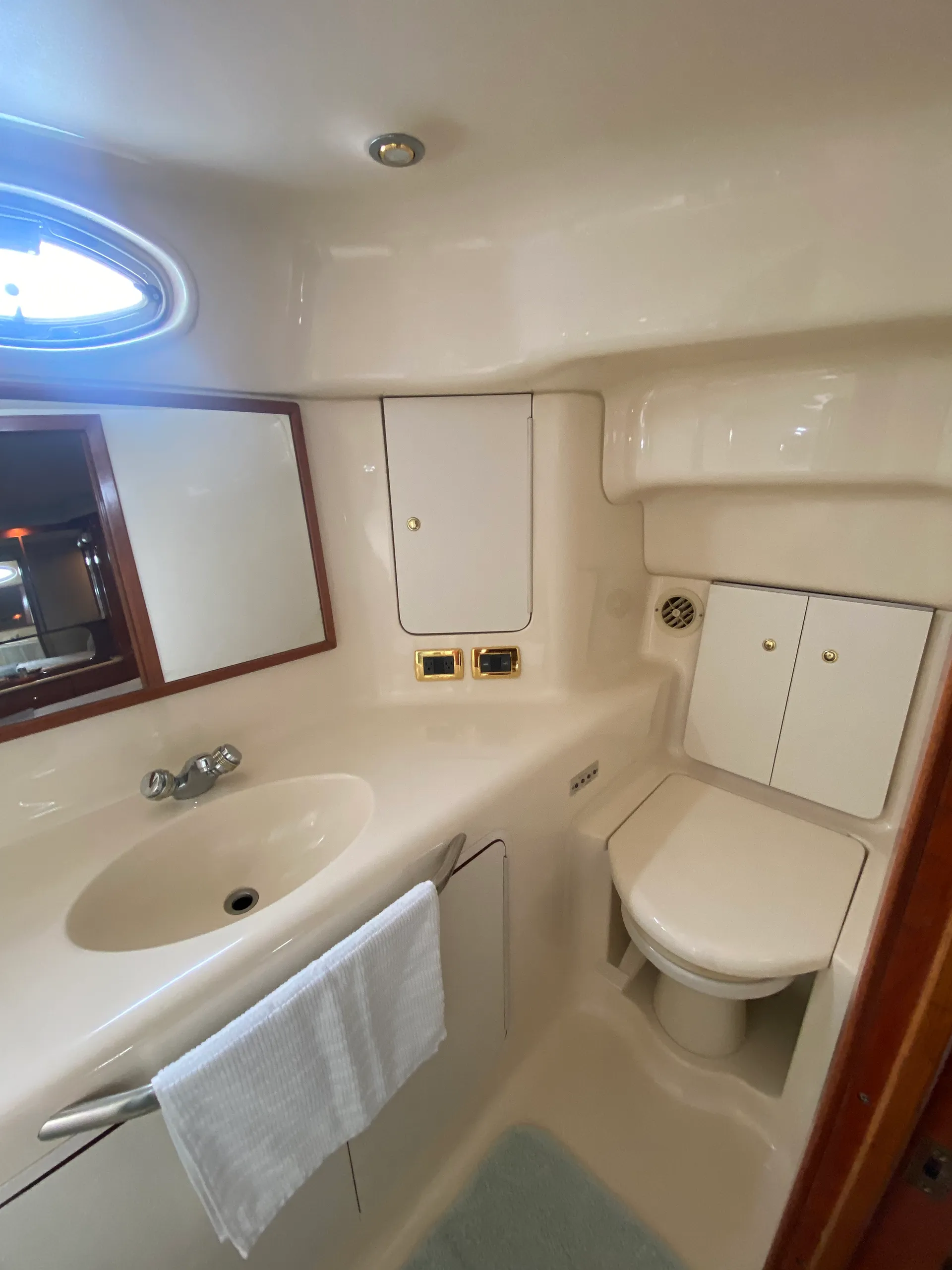 Sea Ray Boats IO1101495 in Fort Lauderdale, FL — photo 8