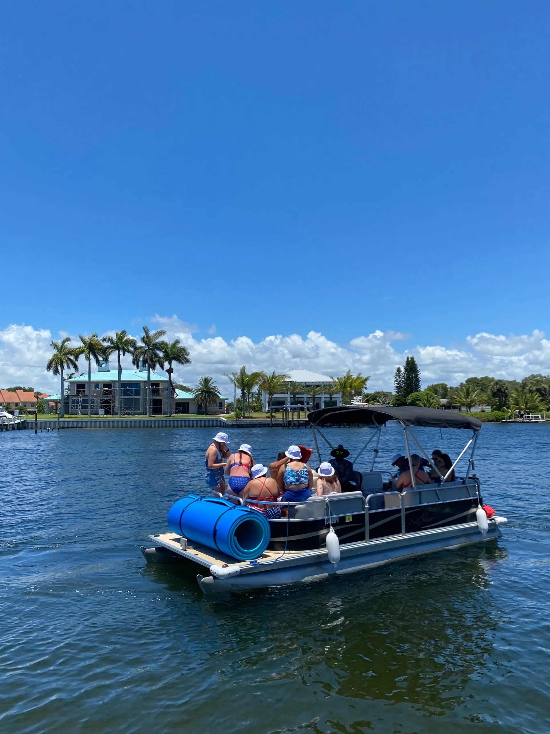 Clean pontoon boat / party barge/Sunset cruise.