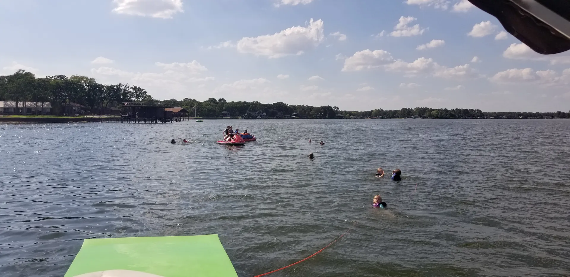 24 Foot pontoon boat for rent on Cedar Creek Lake 