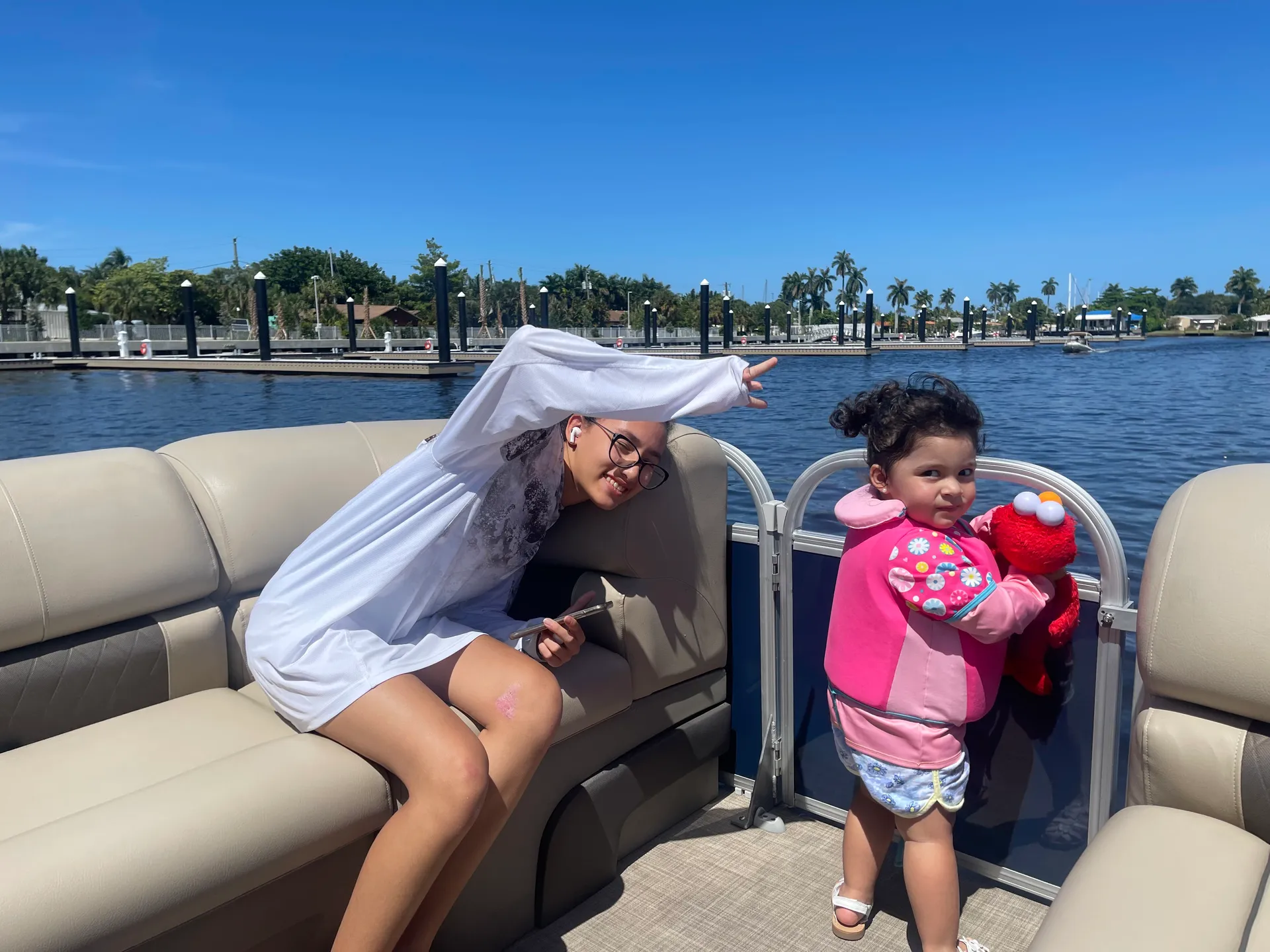 22' Sun Tracker Tritoon 200HP (Gas Partially Inluded)