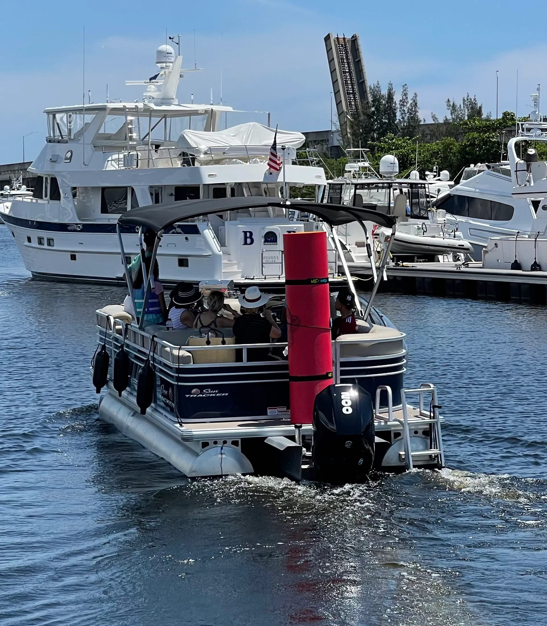 22' Sun Tracker Tritoon 200HP (Gas Partially Inluded)