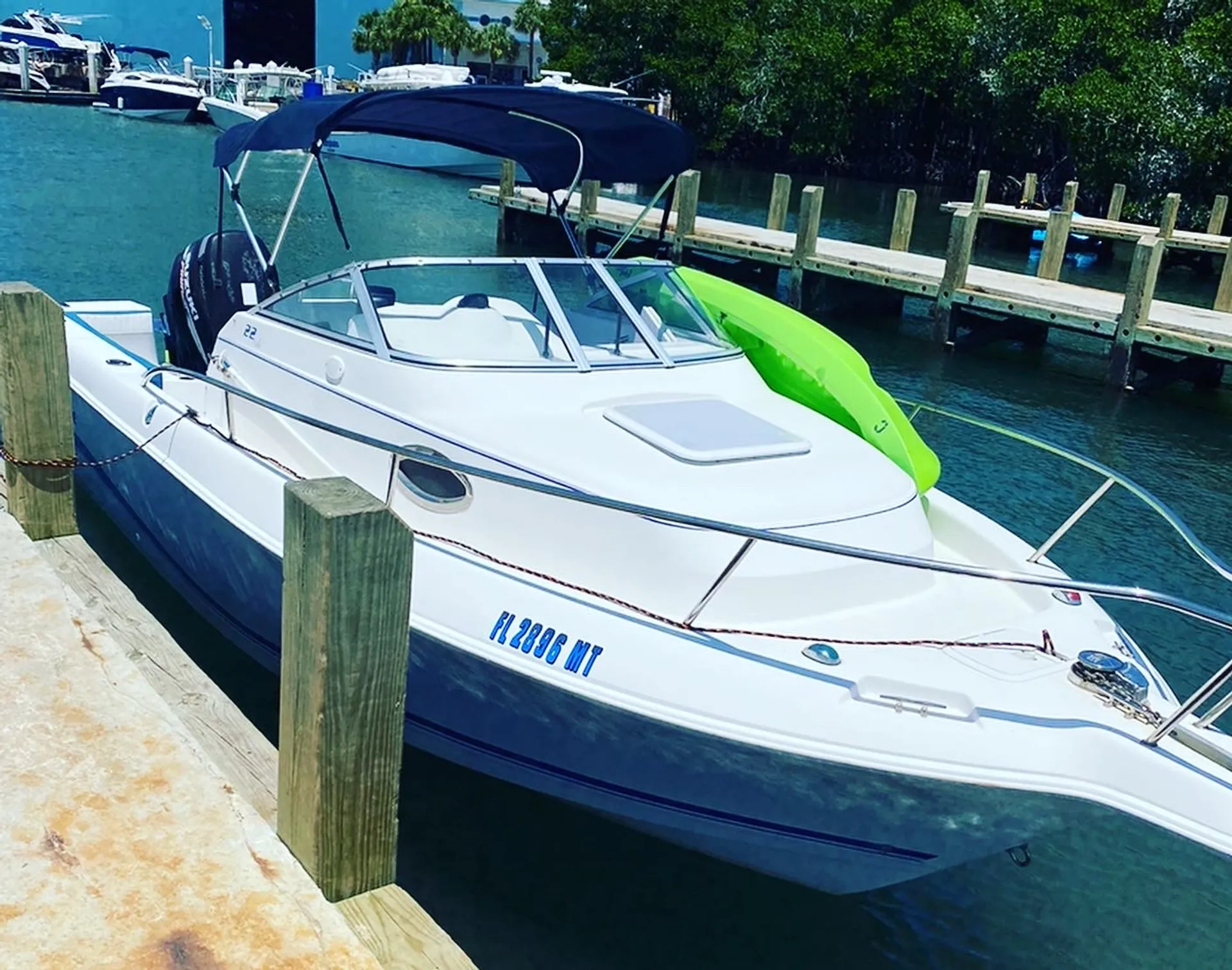 Pro-Line Boats 23 Express in Miami Beach, FL — photo 2