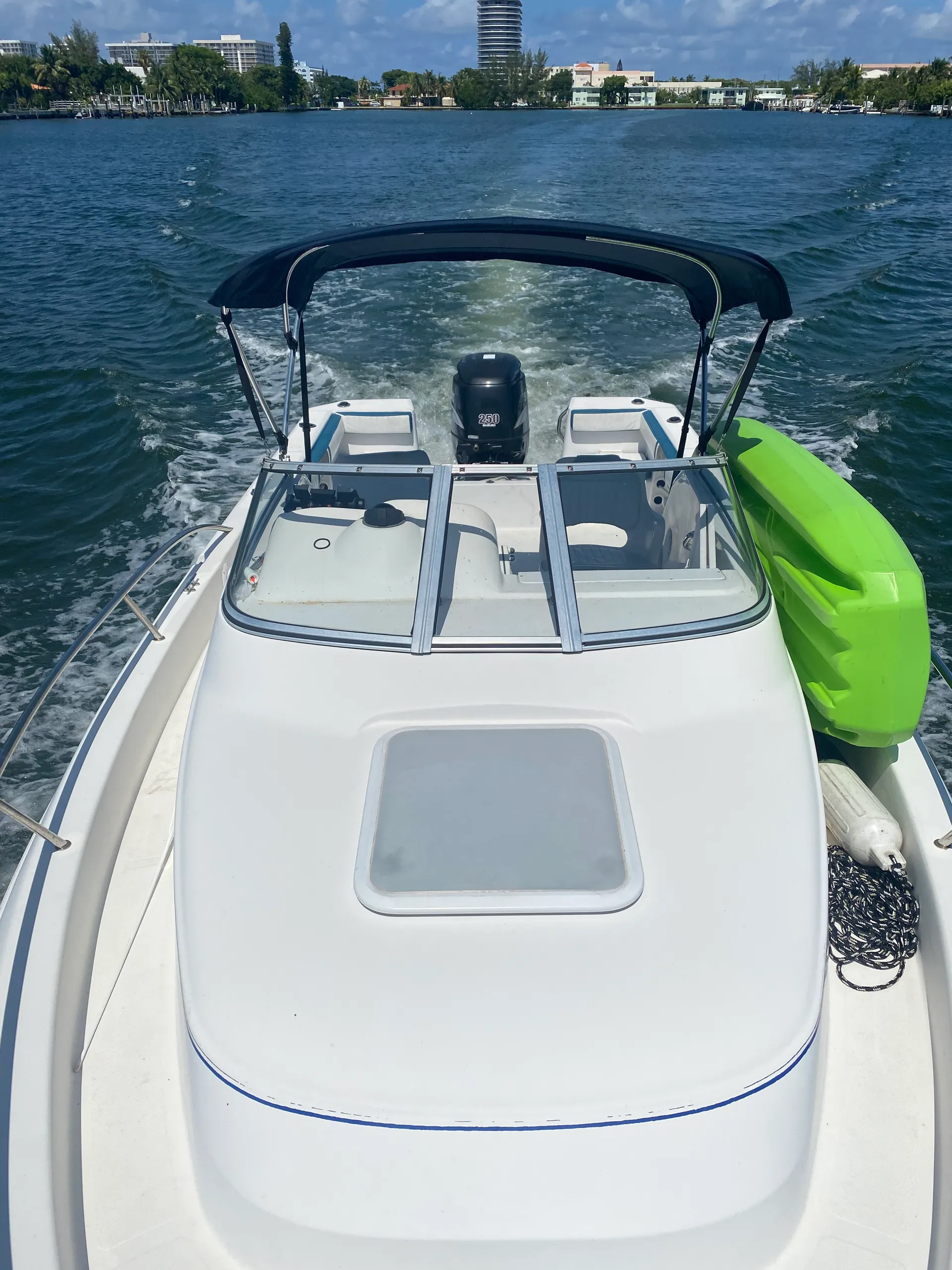 Pro-Line Boats 23 Express in Miami Beach, FL — photo 6