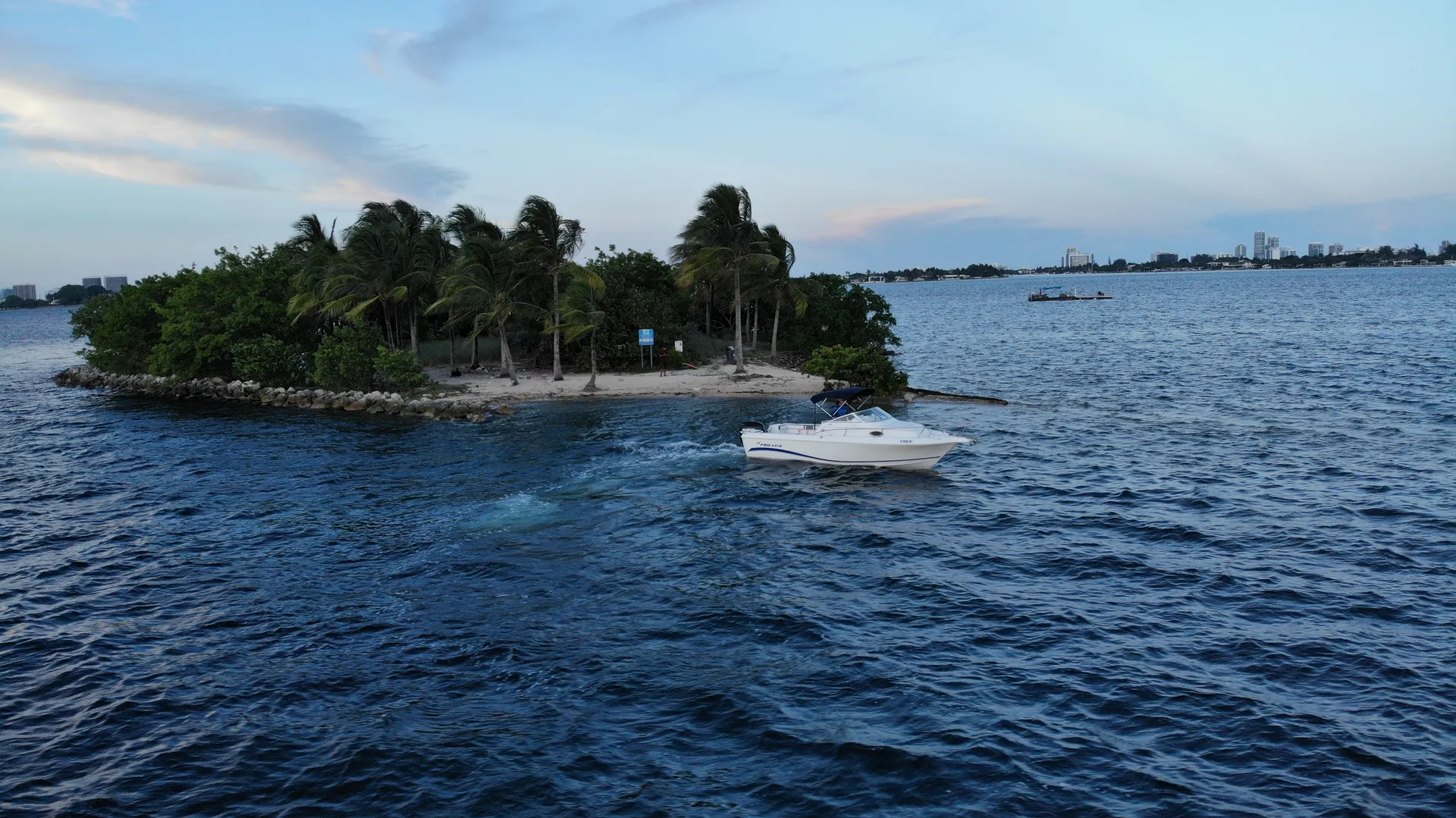 Pro-Line Boats 23 Express in Miami Beach, FL — photo 7