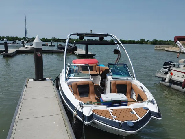 Rent a Chaparral Boats bow rider in Rockwall, TX near me