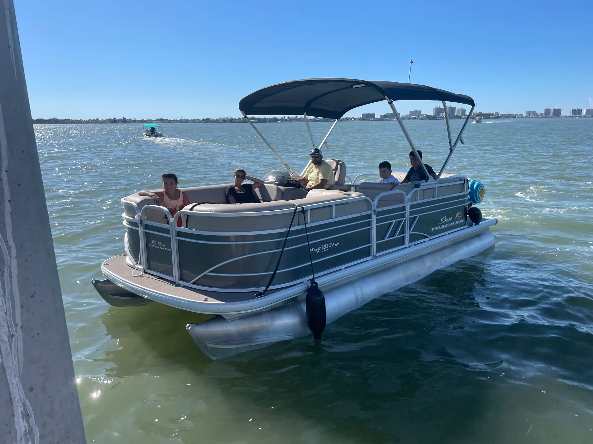 SUN TRACKER PARTY BARGE 20 DLX in Clearwater, FL — photo 9