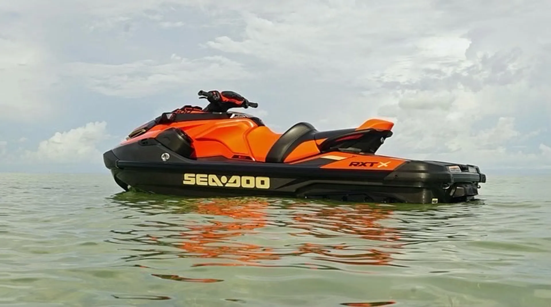 Thompson Marine 2000 Carrara in Detroit, MI — photo 2