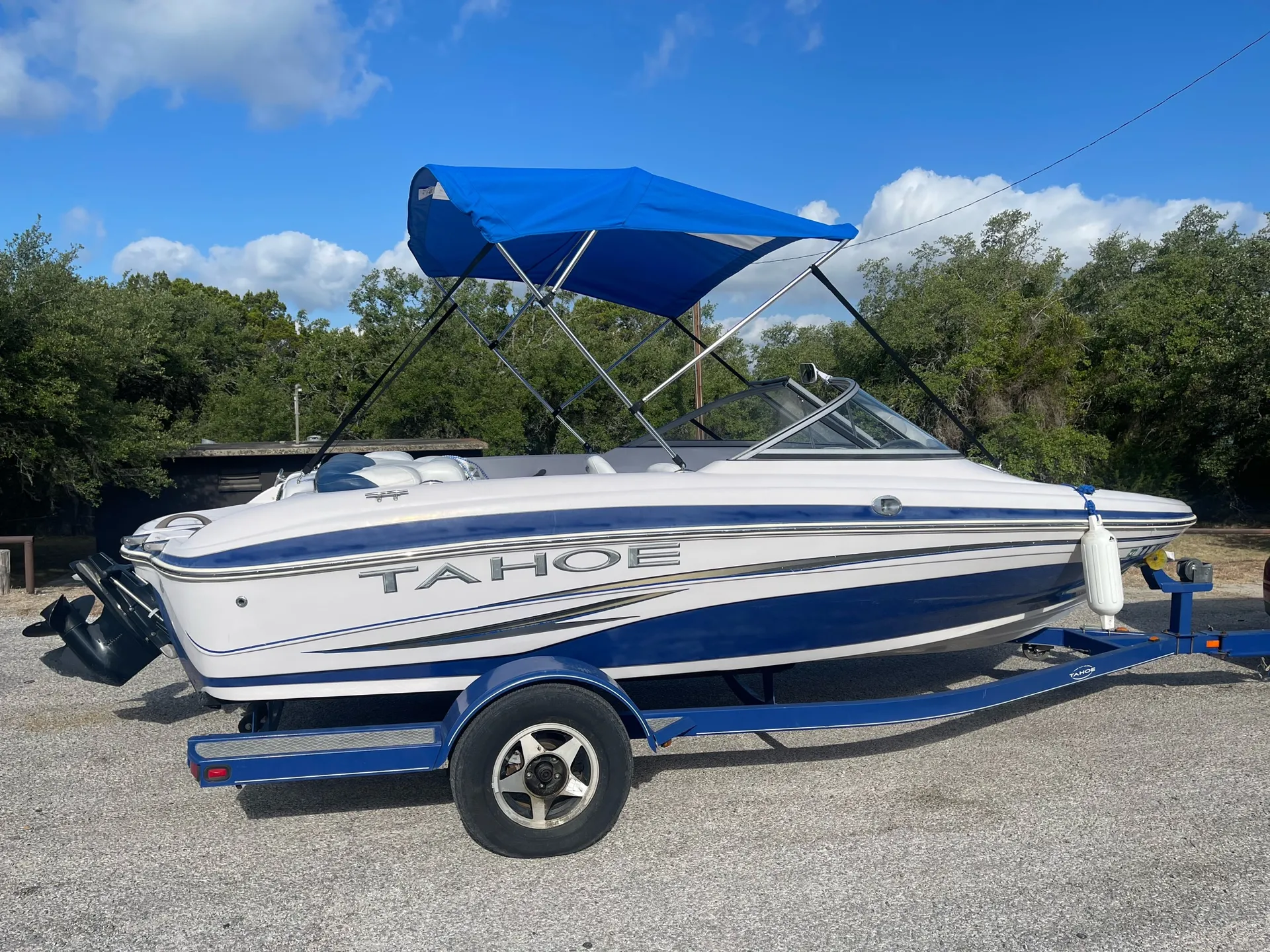 Tahoe by Tracker Marine Q4SF Ski/Fish W/90ELPTO  in New Braunfels, TX
