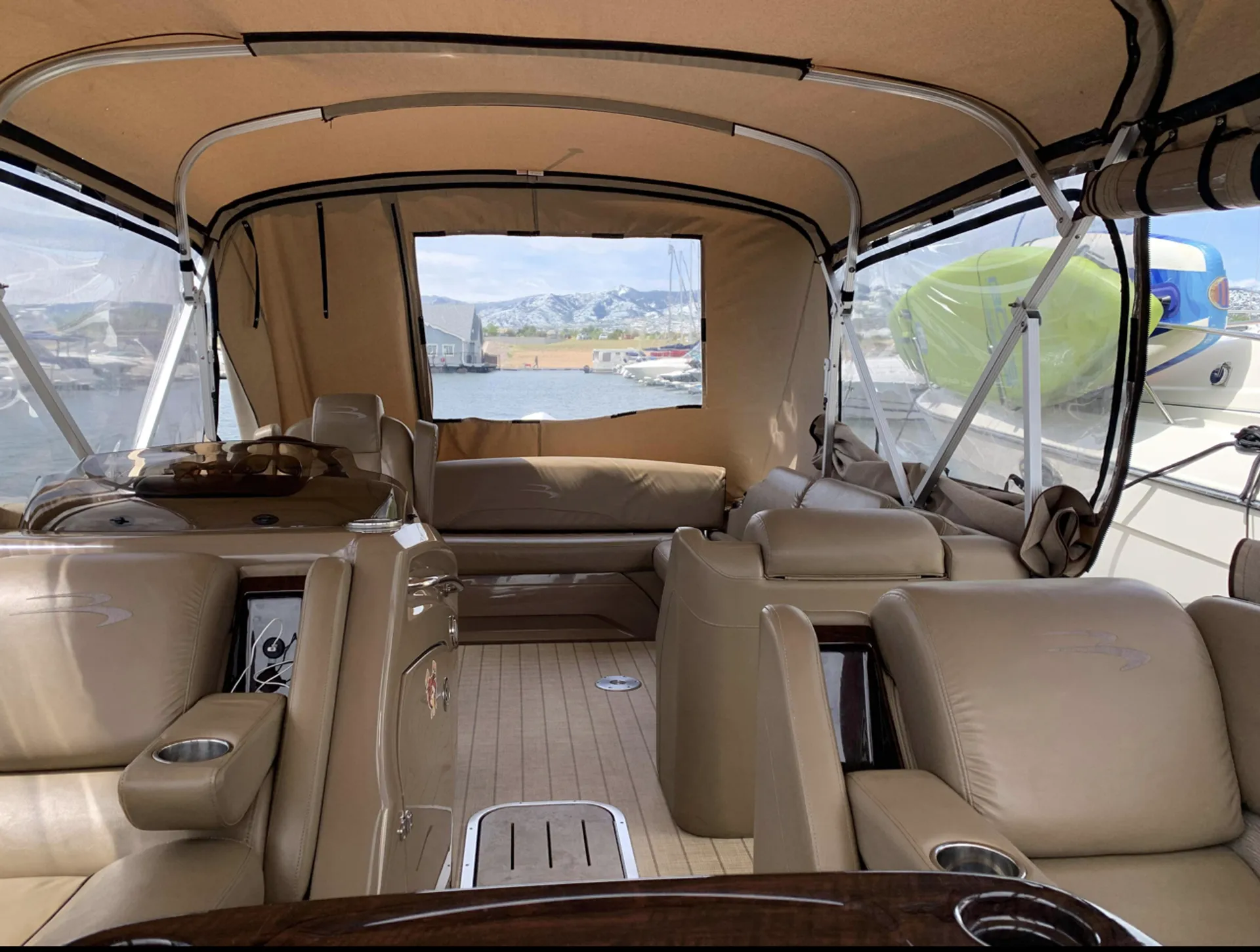 2016 Bennington TriToon