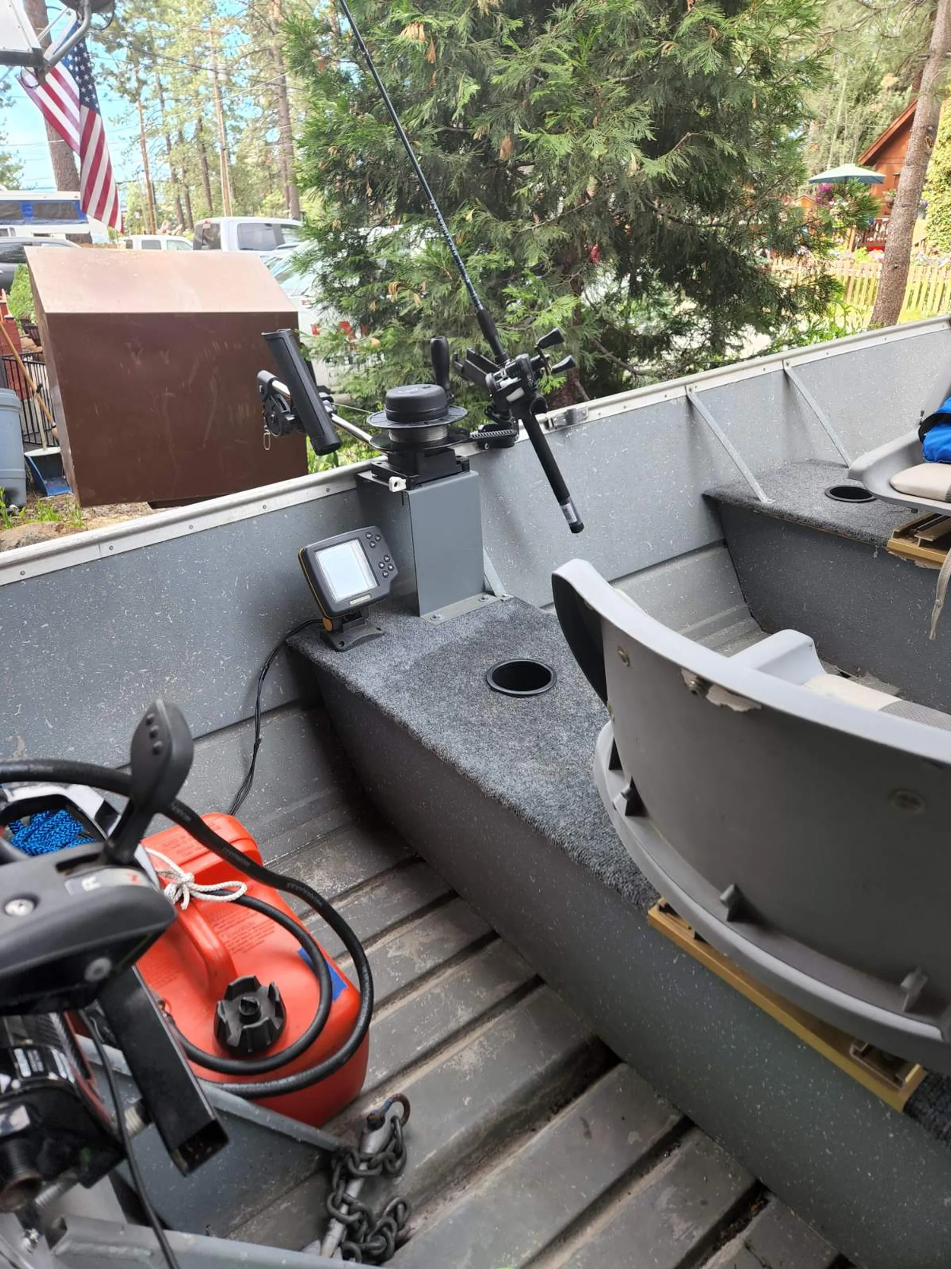 15' Fishing boat totally setup + dialed in! 5 delivery locations avail