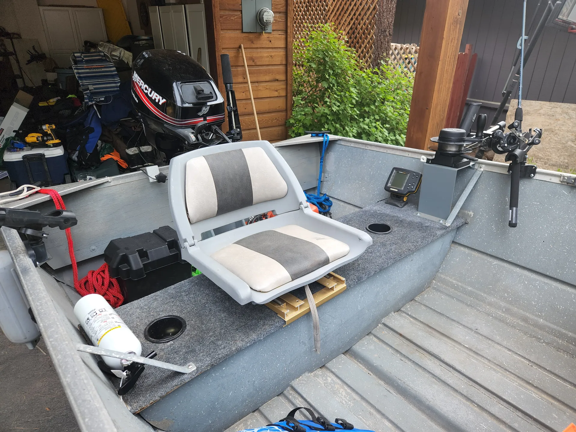15' Fishing boat totally setup + dialed in! 5 delivery locations avail