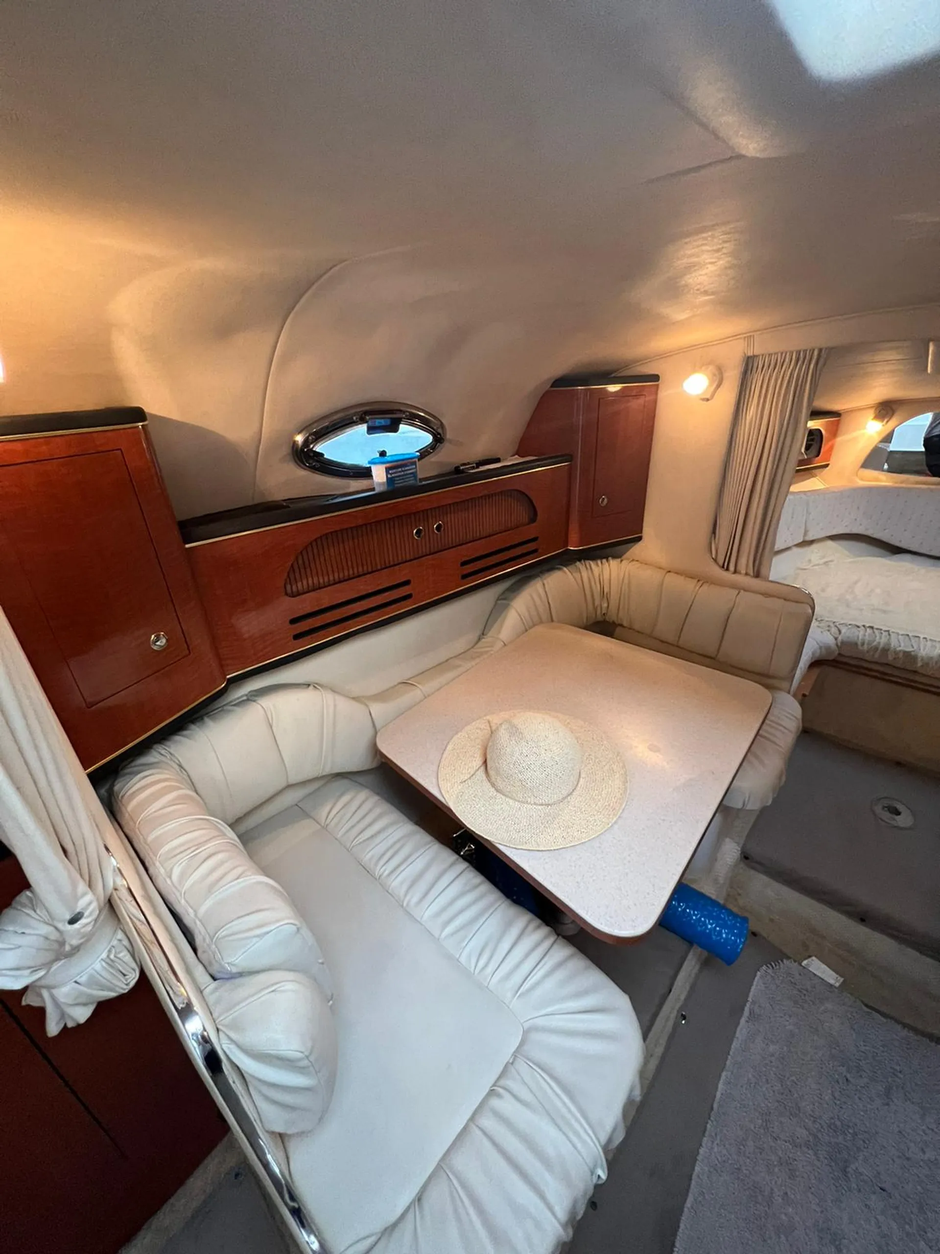 Sea Ray Boats 280 Sundancer in Fort Lauderdale, FL — photo 8