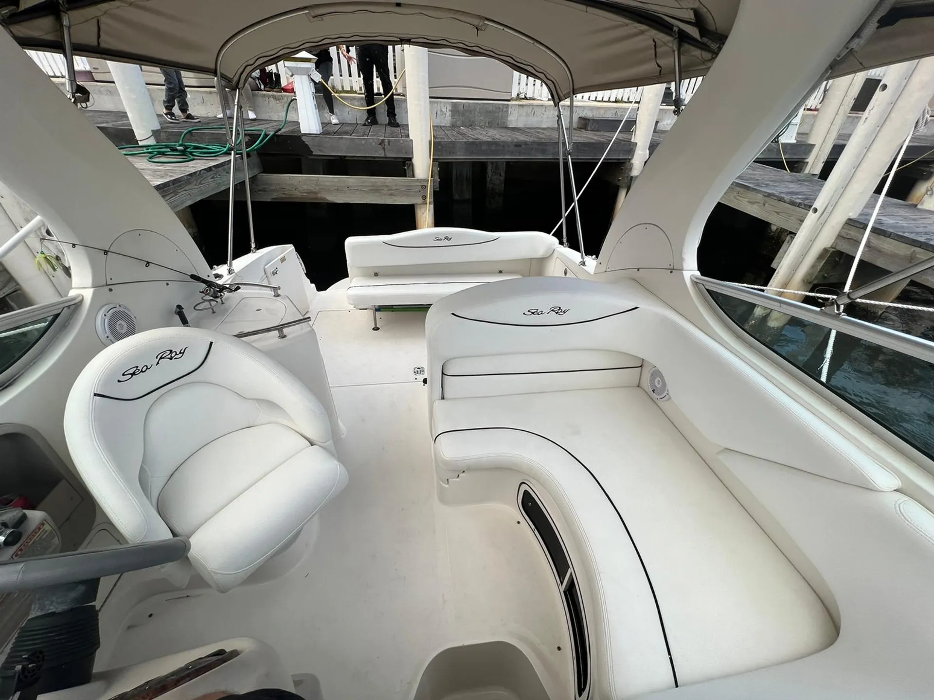 Sea Ray Boats 280 Sundancer in Fort Lauderdale, FL — photo 10