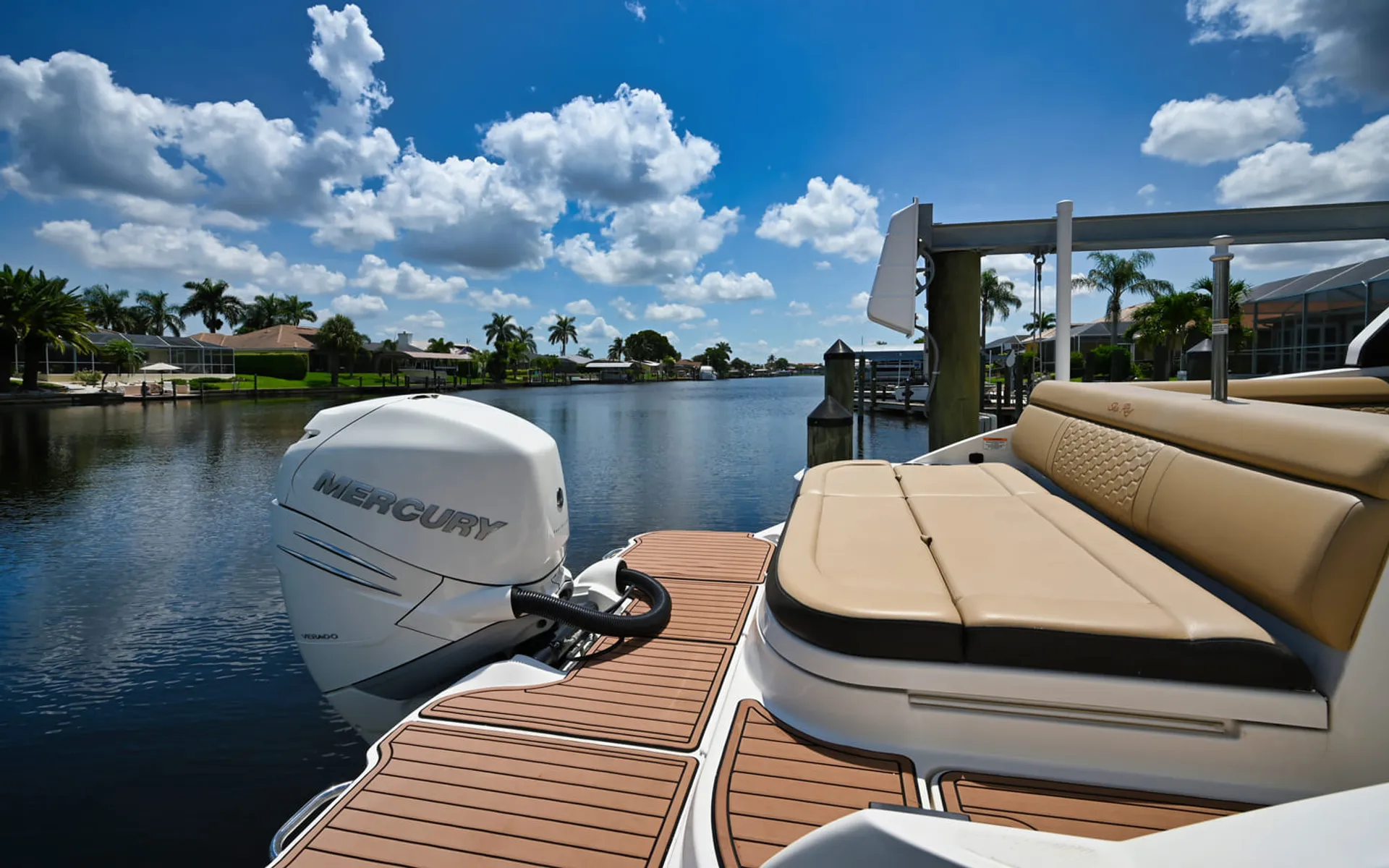 Sea Ray SDX 270 350HP up to 14 People