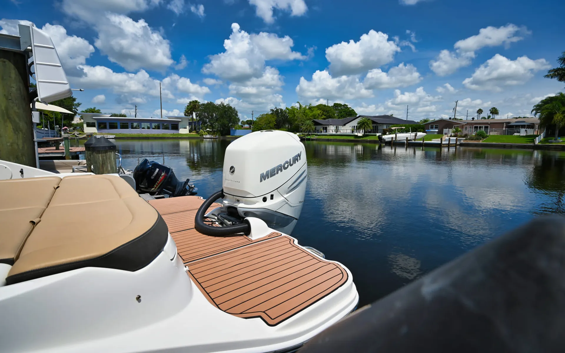 Sea Ray SDX 270 350HP up to 14 People