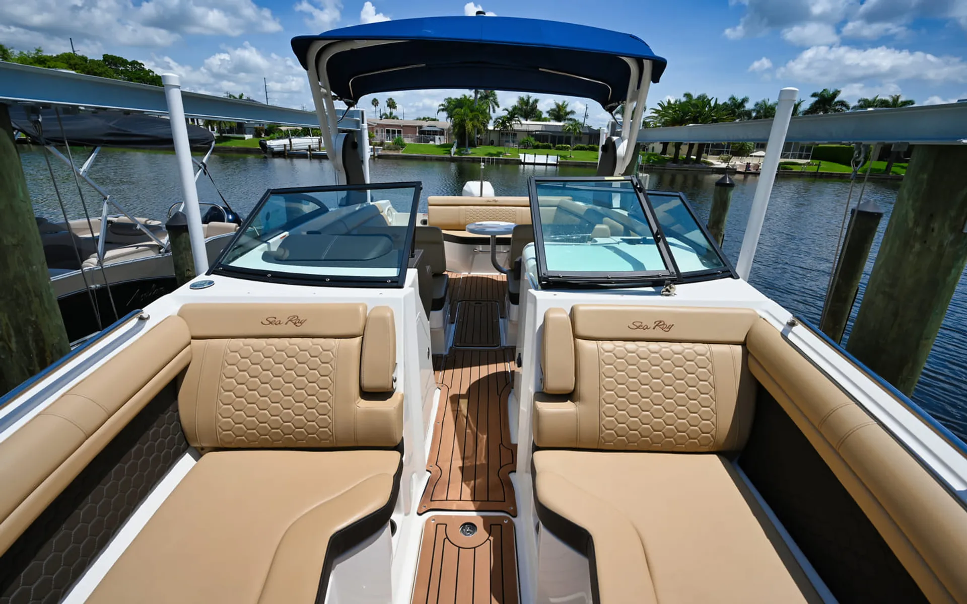 Sea Ray SDX 270 350HP up to 14 People