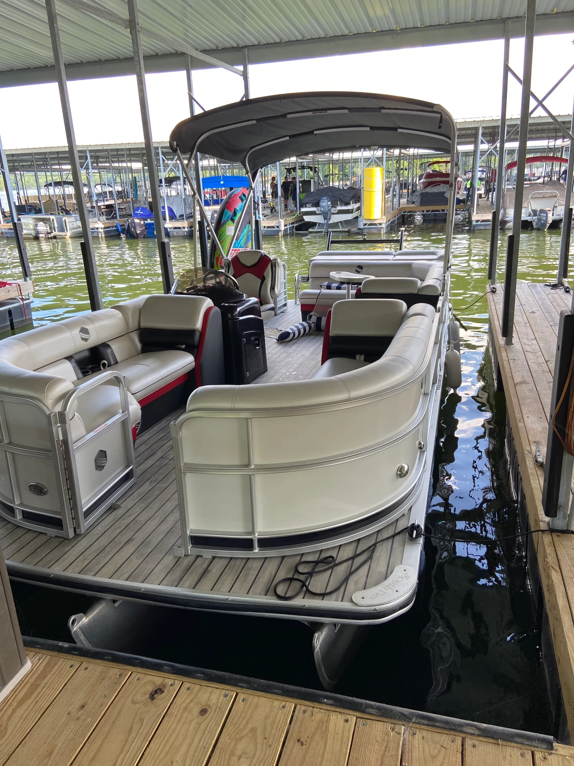 South Bay 522CRSS Super Sport Tritoon 