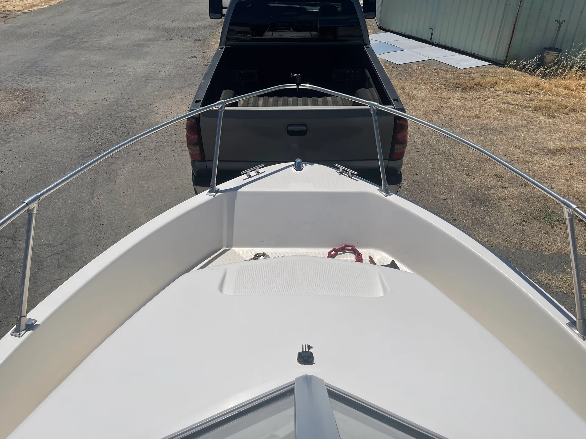 Rent this 18' Walkaround for Fishing or Cruising!