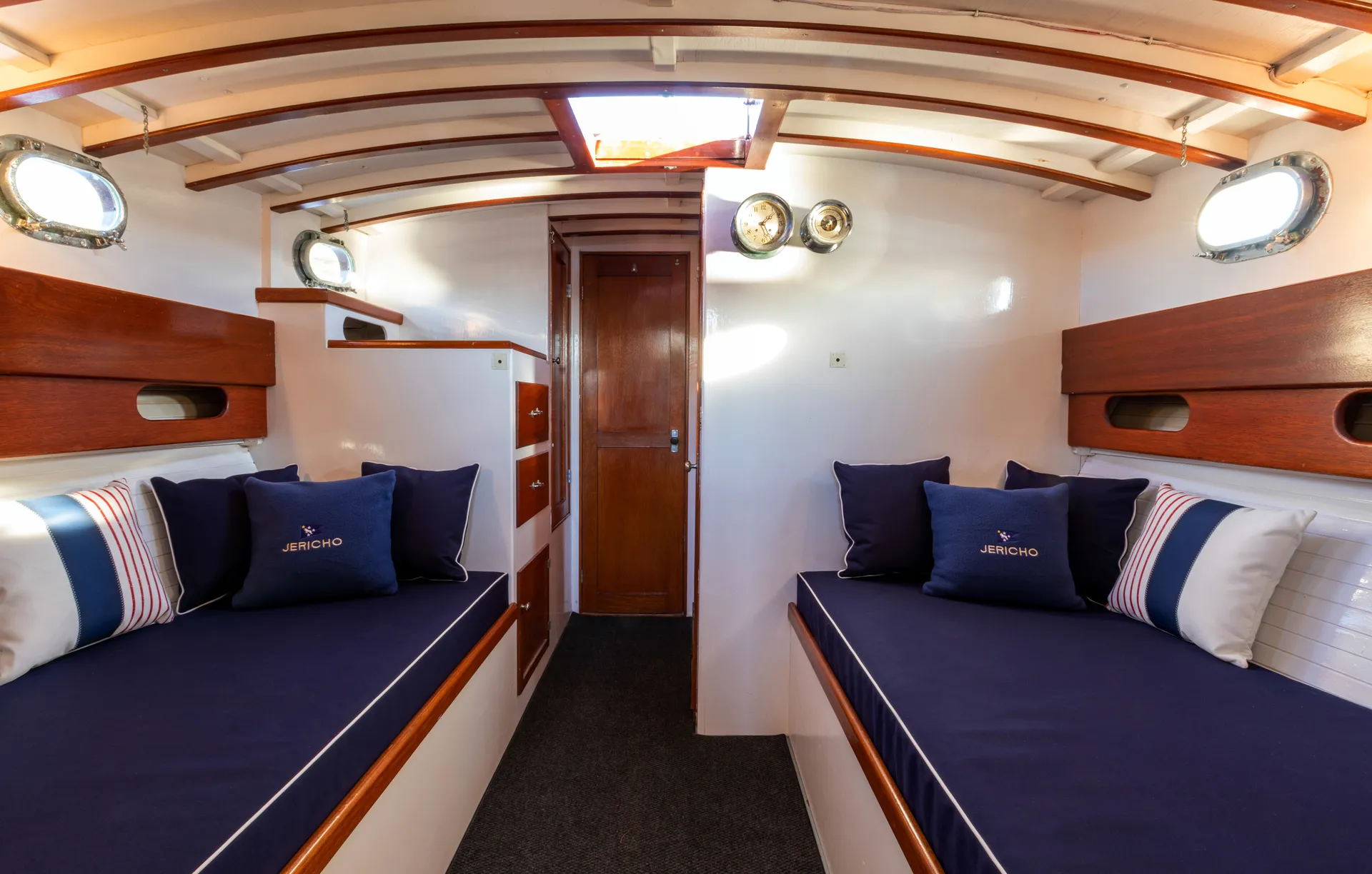 Historic 42-foot wooden picnic boat “Jericho”, up to 12 passengers