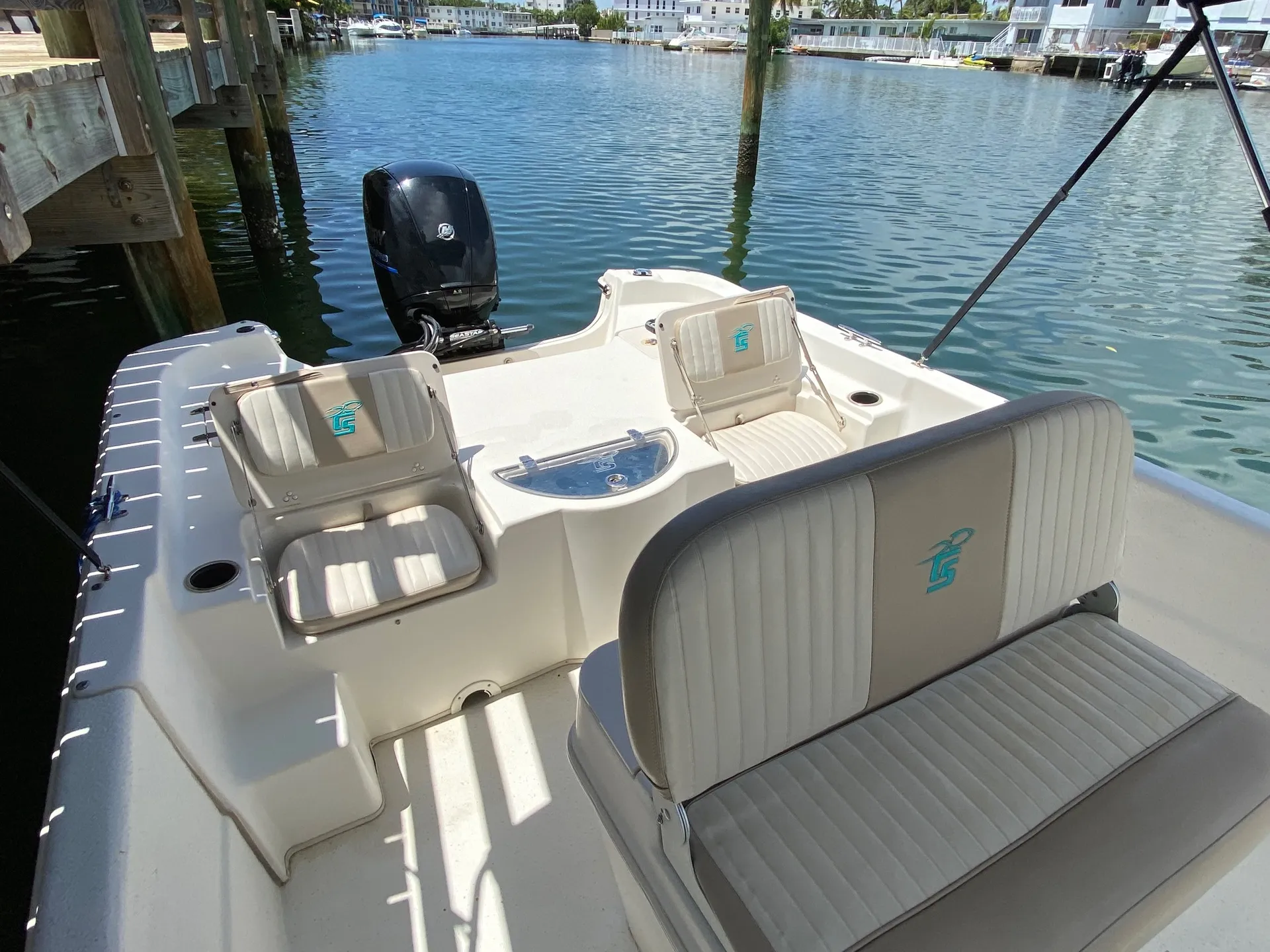 Carolina Skiff 258 DLV in Miami Beach, FL — photo 3
