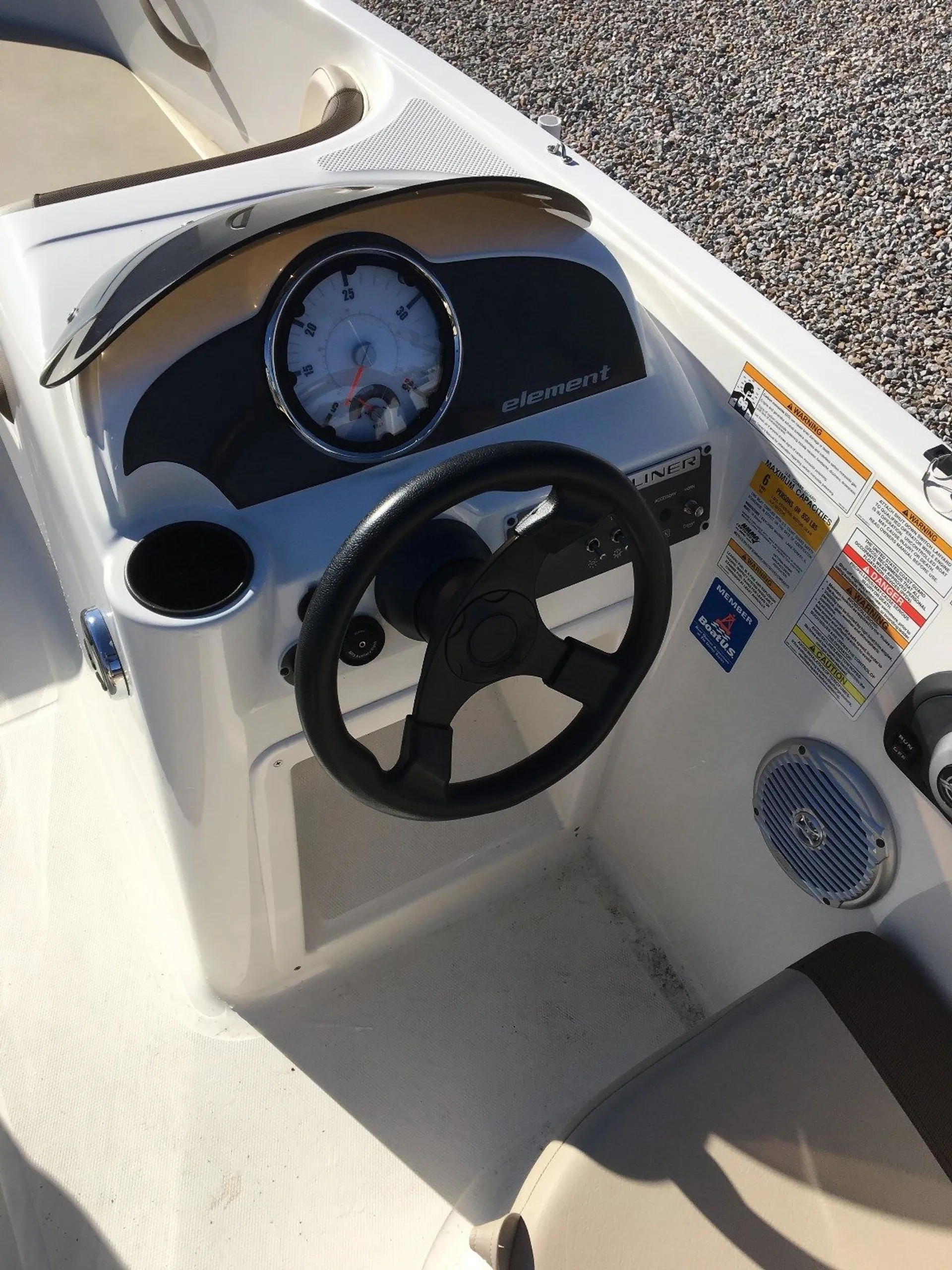 Bayliner Element E16 in Seattle, WA — photo 2