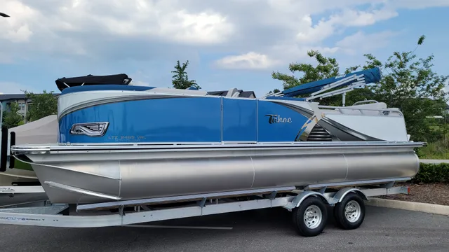 Rent a TAHOE PONTOONS pontoon in Clermont, FL near me