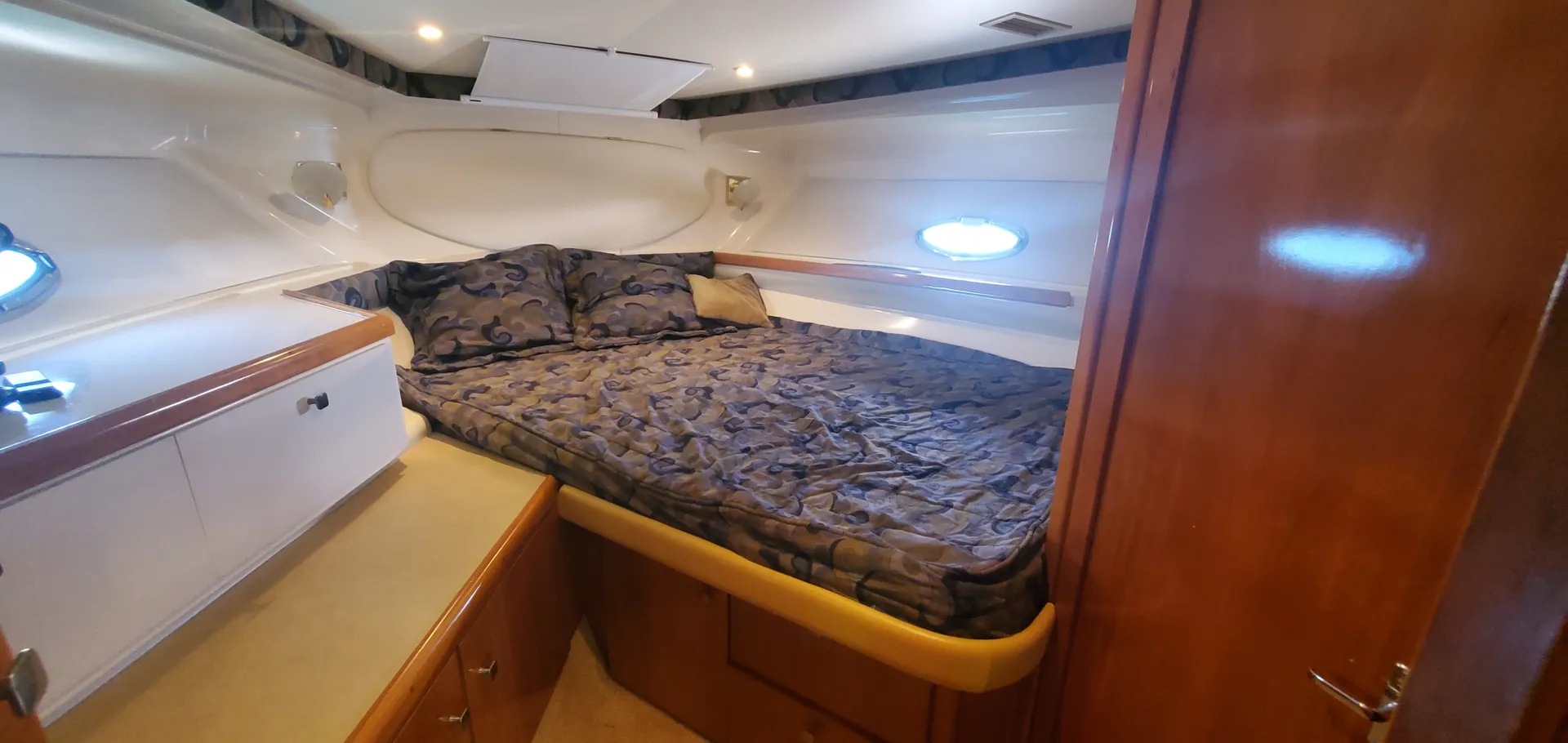 Chicago’s Best Party Yacht – 40’ Double Decker Carver