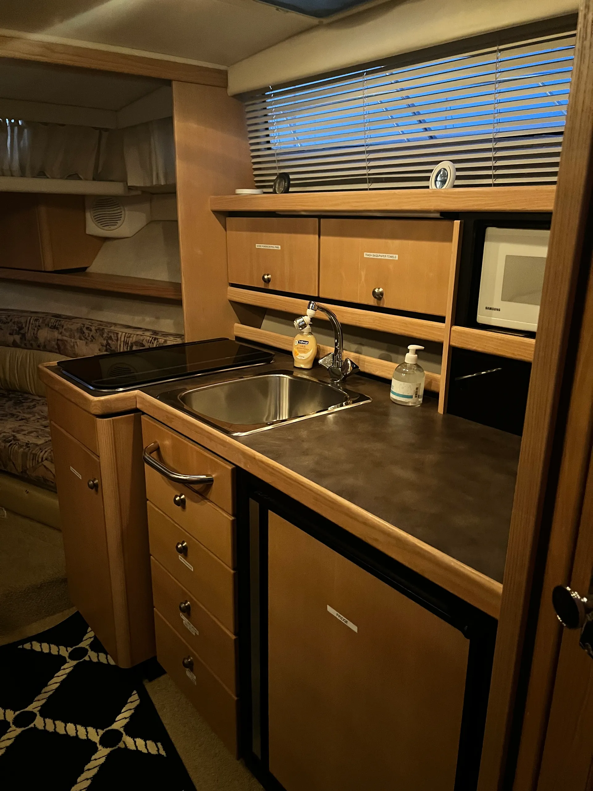 32’ Bayliner Avanti - Gone Voyage