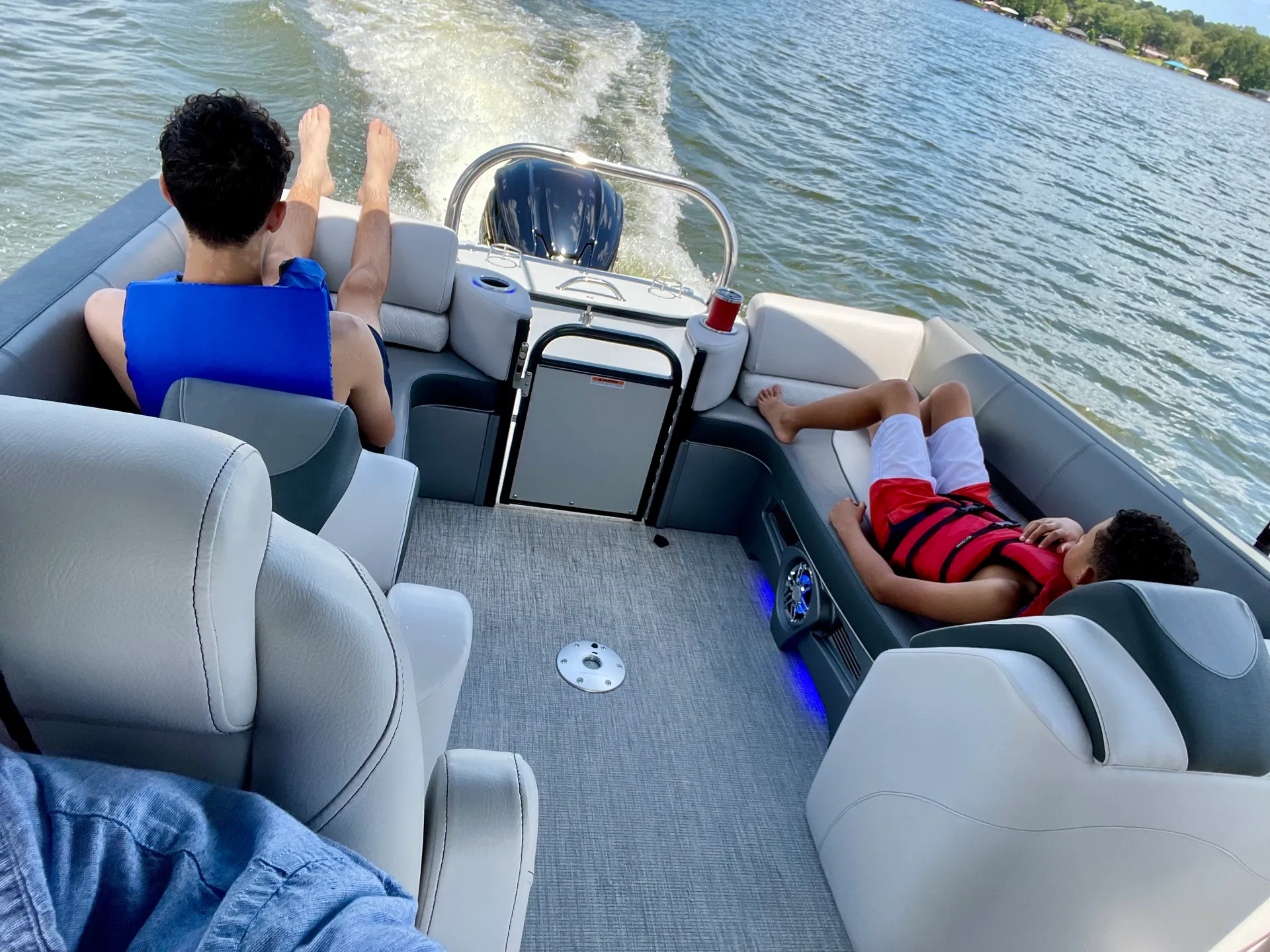 Luxury - High Performance Tritoon