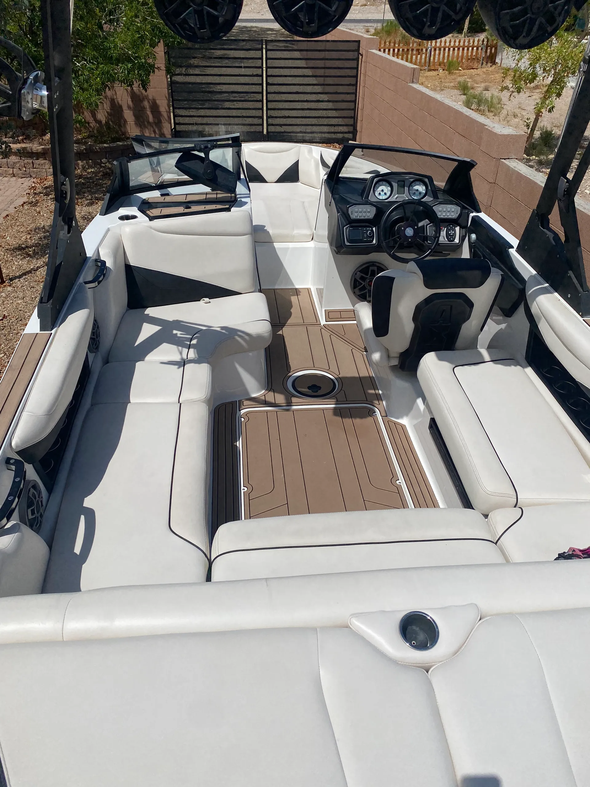 AXIS WAKE RESEARCH T22 W/TRAILER in Las Vegas, NV — photo 2