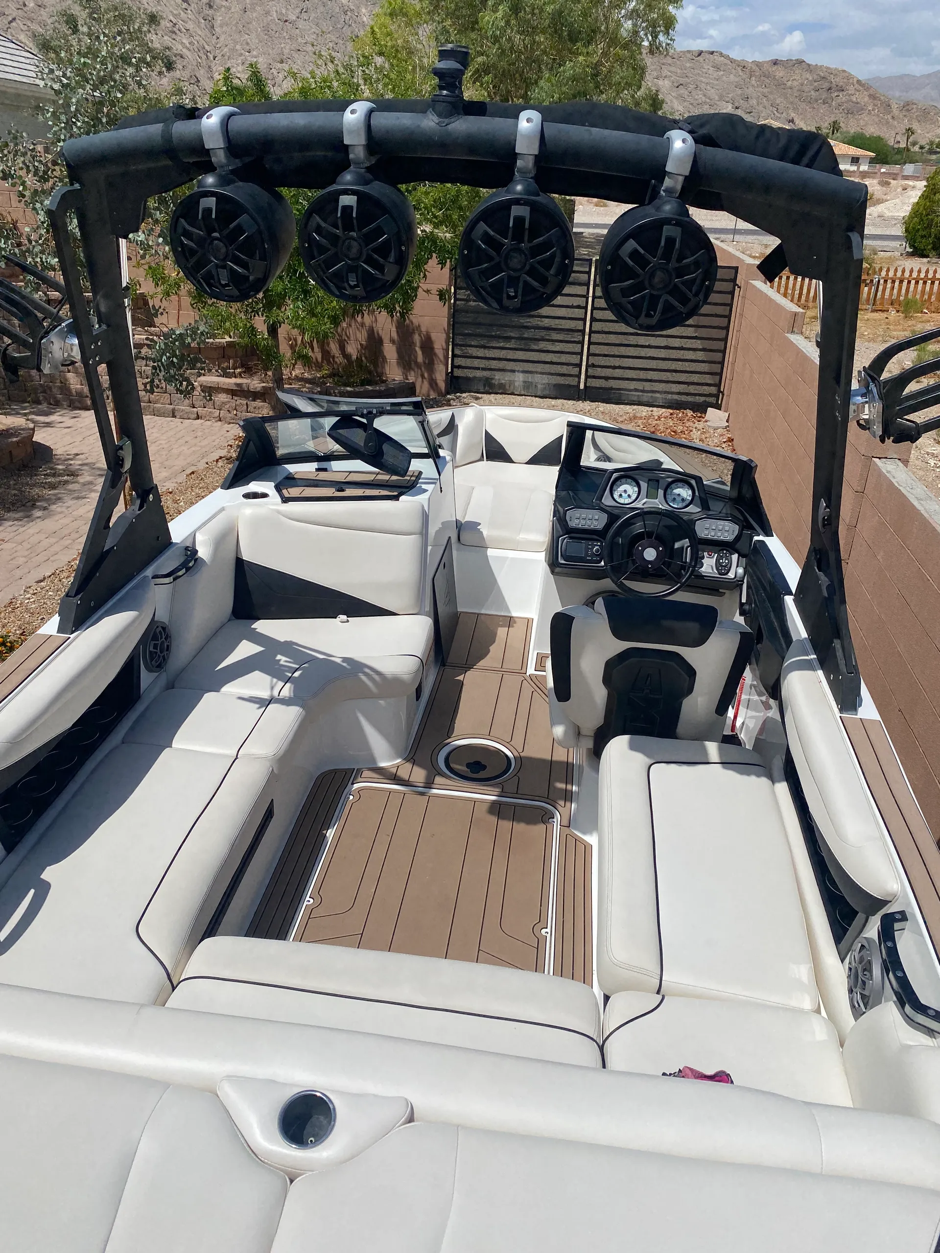 AXIS WAKE RESEARCH T22 W/TRAILER in Las Vegas, NV — photo 4