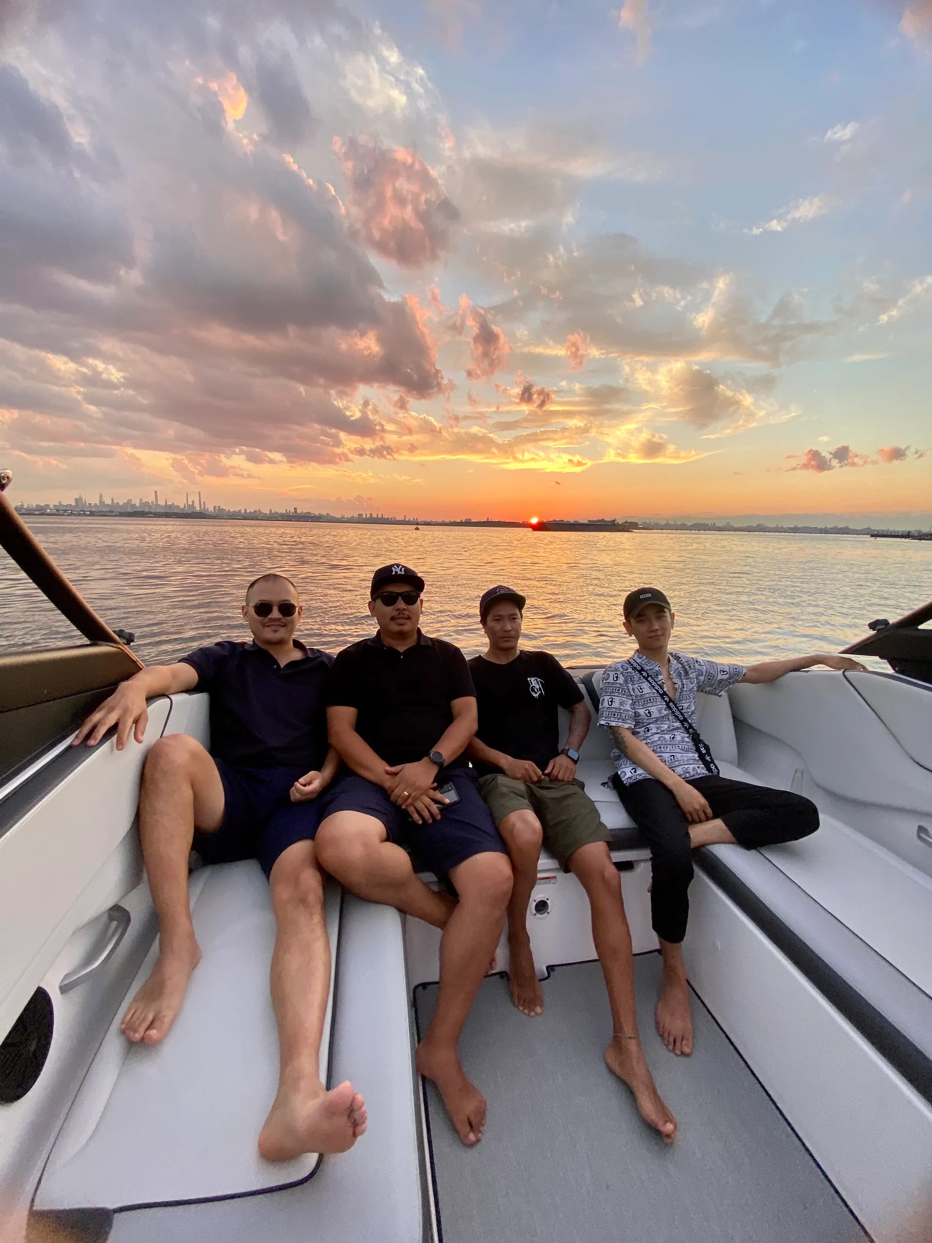 2024 Brand new 25ft Yamaha Jet Boat For Rent!