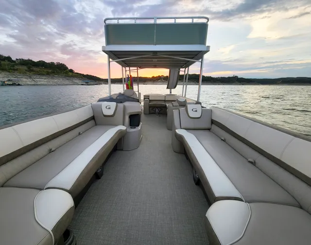 Rent a TAHOE PONTOONS pontoon in Austin, TX near me