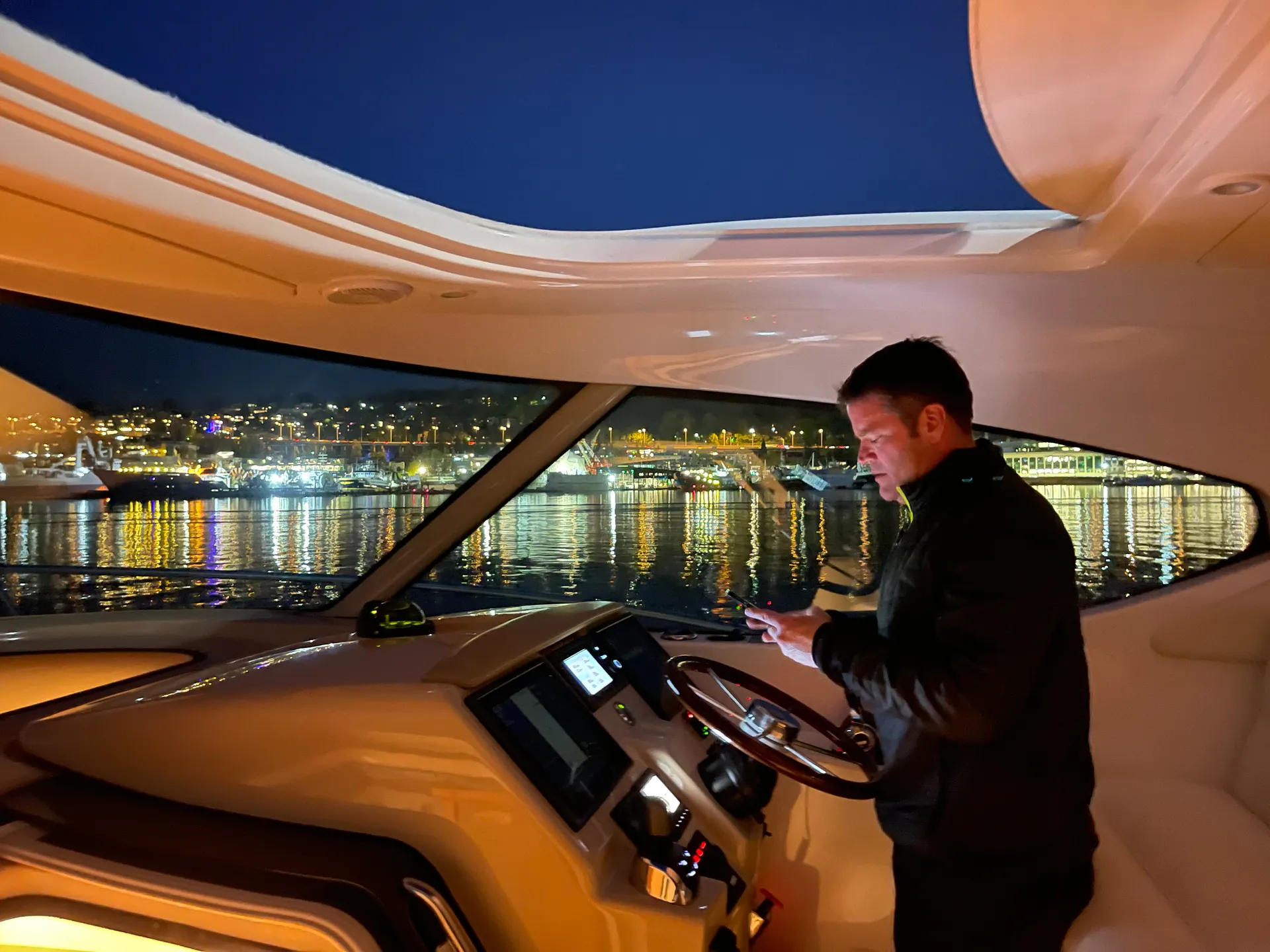Explore the waters Lake Washington aboard the luxurious 47' Tiara 