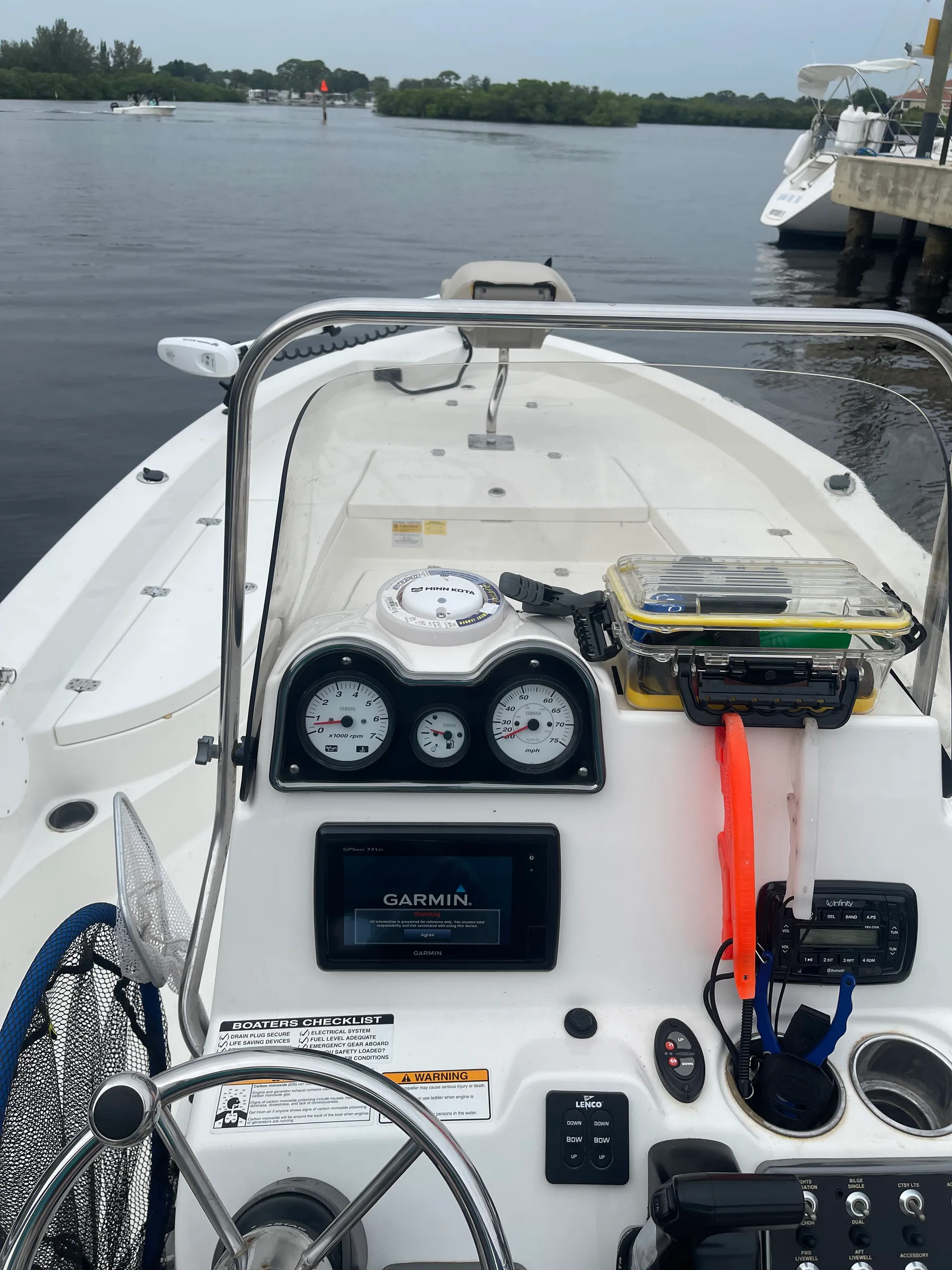 Nauticstar Boats 240 Sport Center Console Bay Boat in Tarpon Springs, FL — photo 4