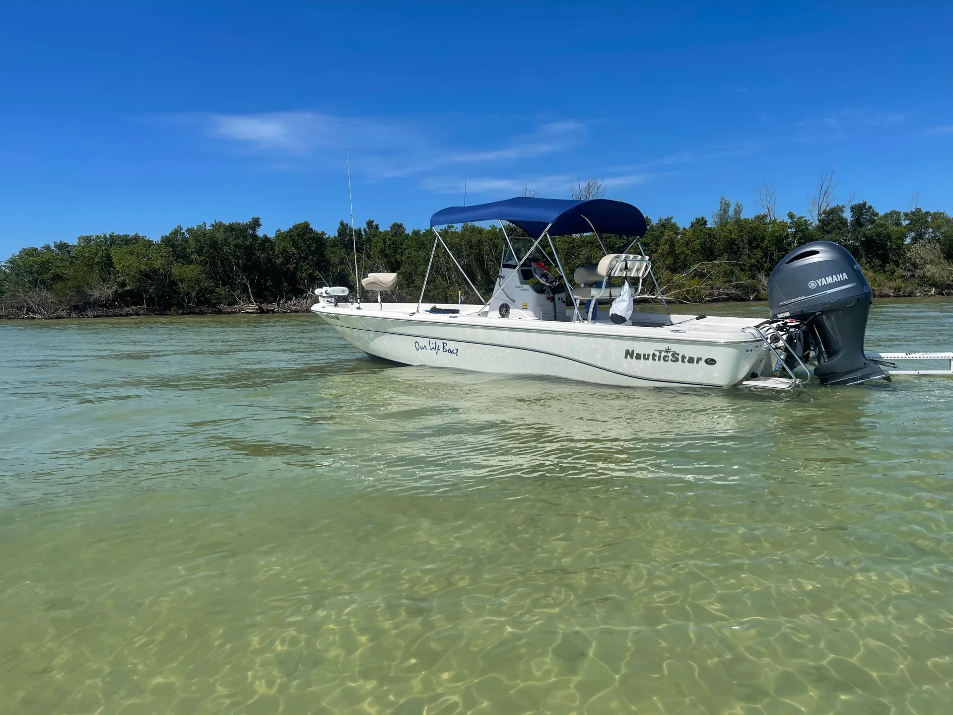 Nauticstar Boats 240 Sport Center Console Bay Boat in Tarpon Springs, FL — photo 2