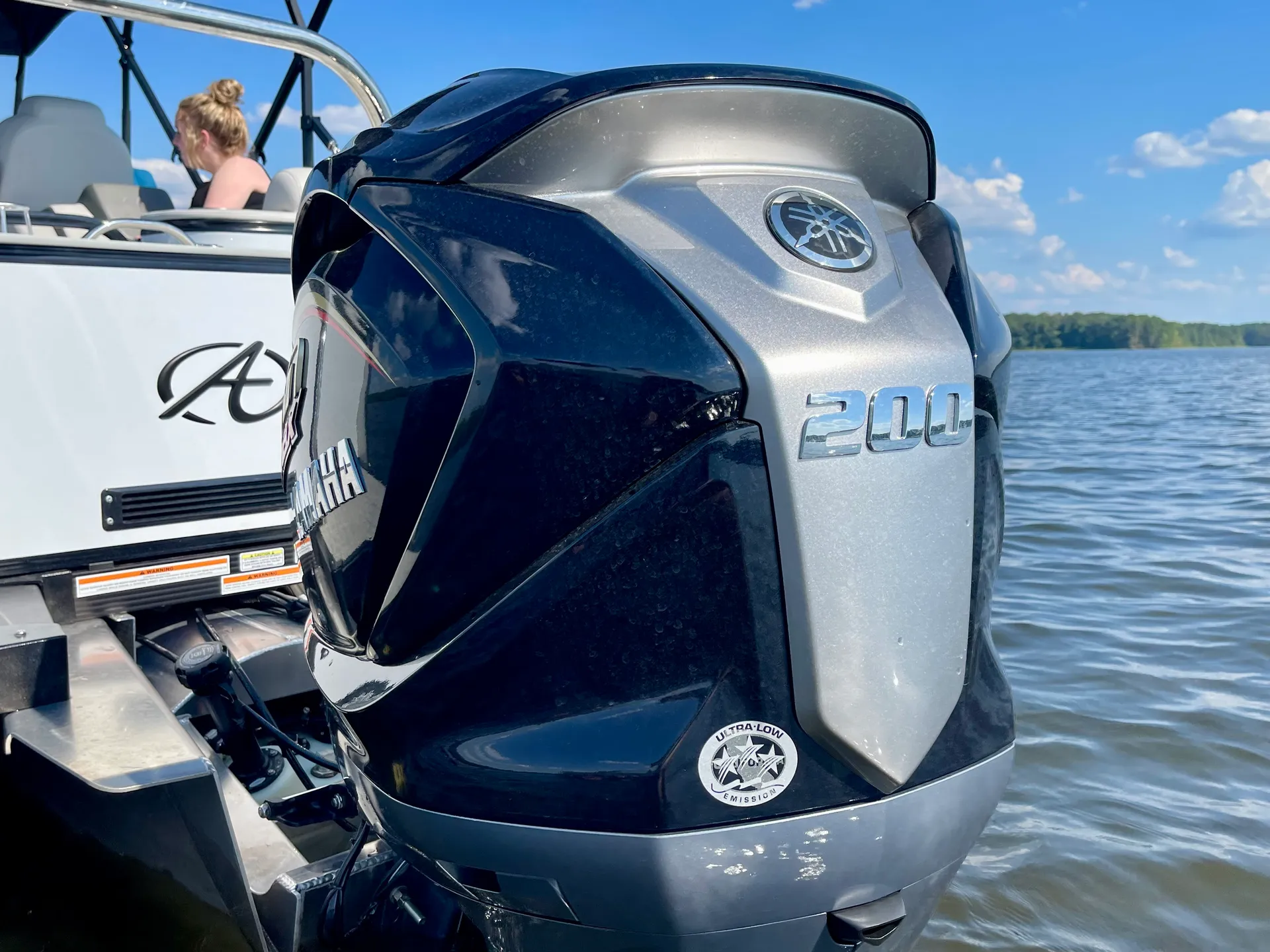 Luxury - High Performance Tritoon