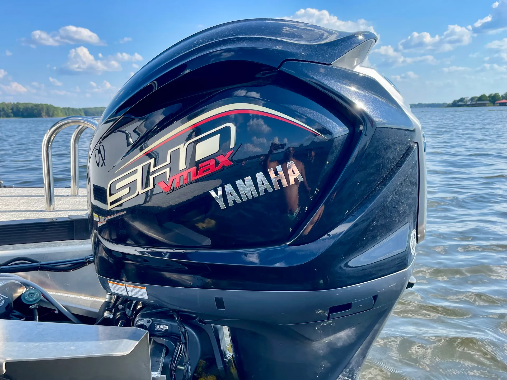 Luxury - High Performance Tritoon