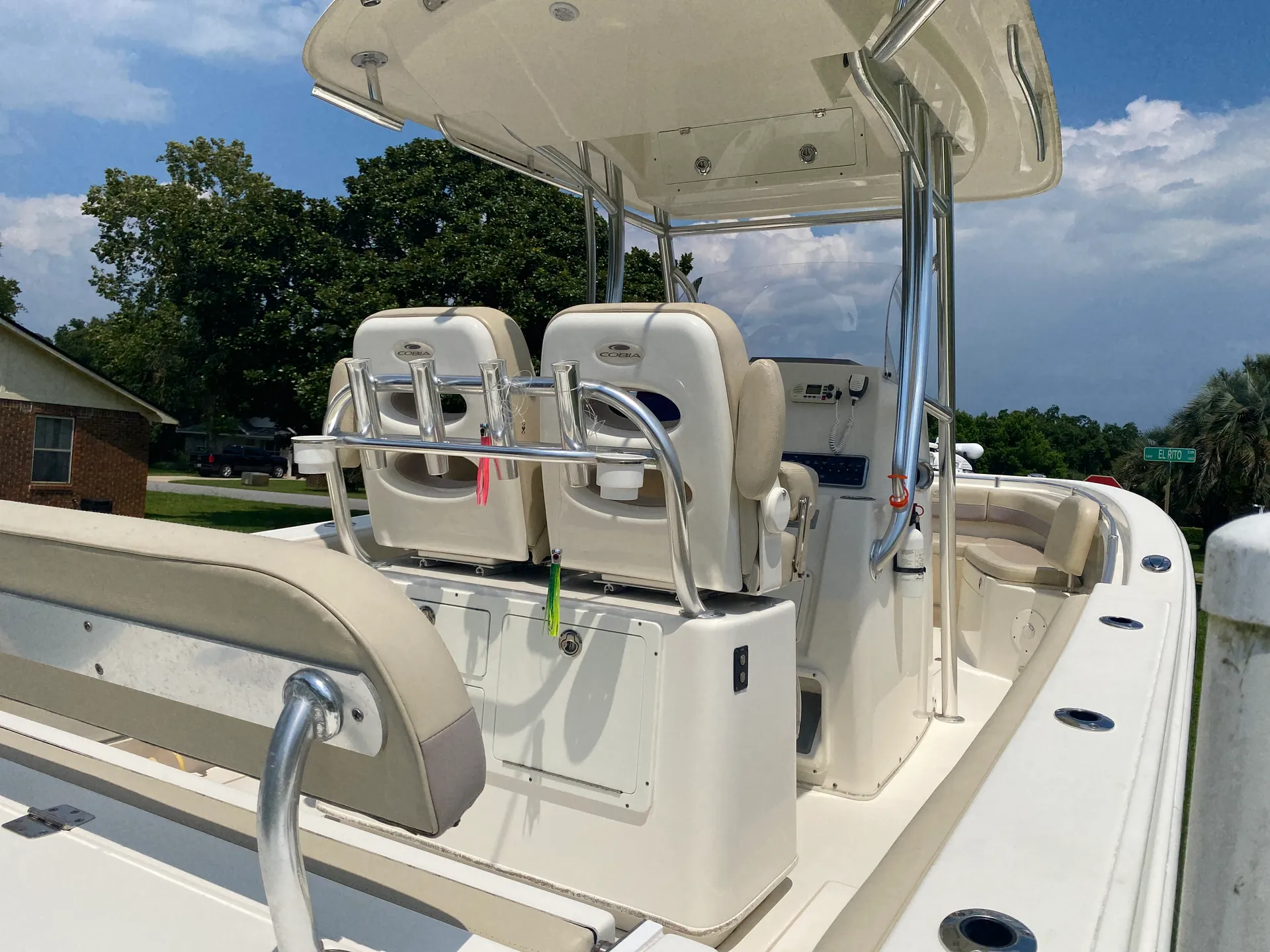 COBIA BOATS 261 CC W/2-F150XB YAMAHA in Gulf Breeze, FL — photo 2