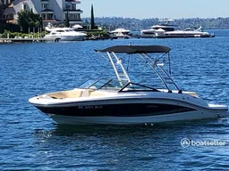 Cruising the lake with 2017 19ft Sea Ray 