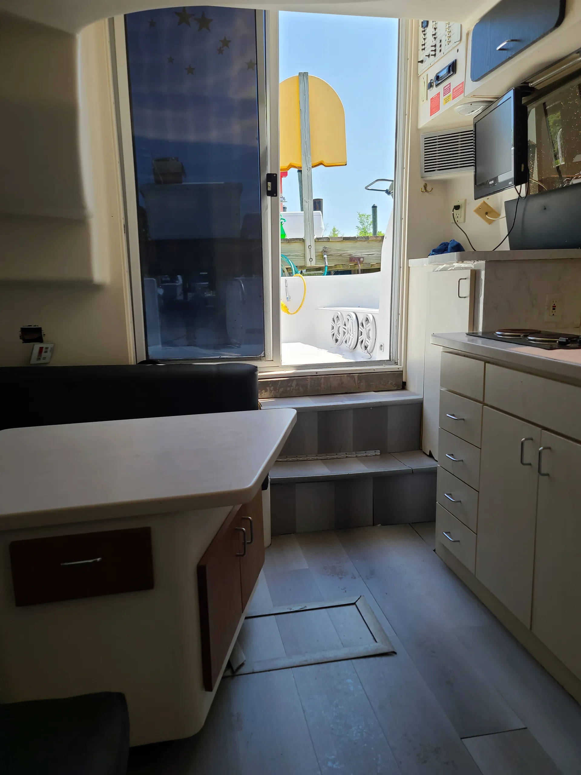 Mainship 31 Sedan in Arlington, VA — photo 7