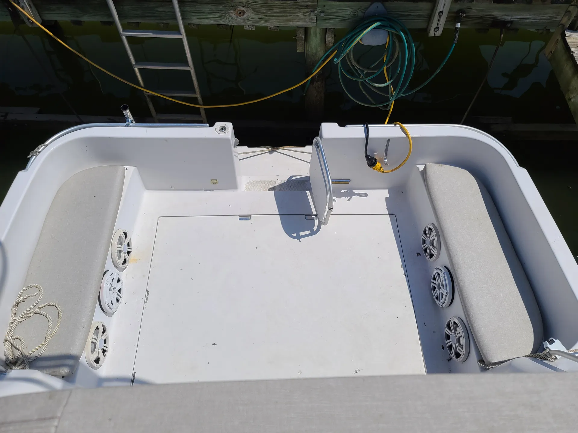 Mainship 31 Sedan in Arlington, VA — photo 10