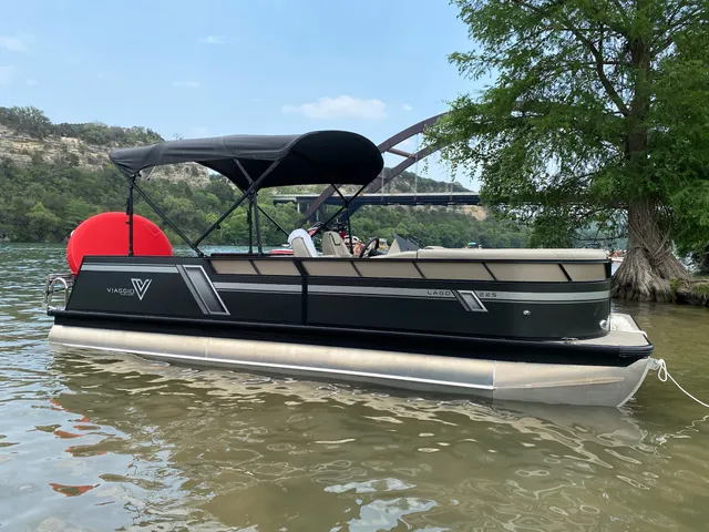 Rent a Viaggio pontoon in Austin, TX near me