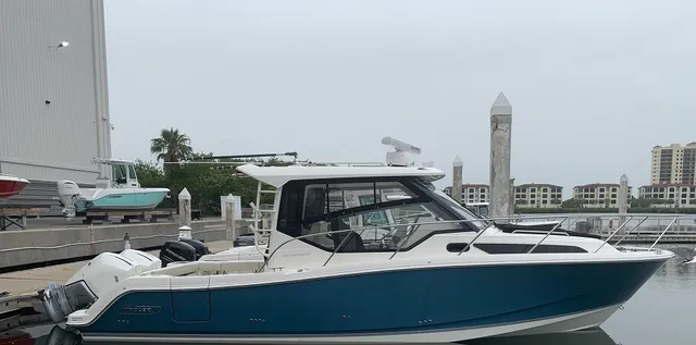 Rent a BOSTON WHALER cruiser in Dunedin, FL near me