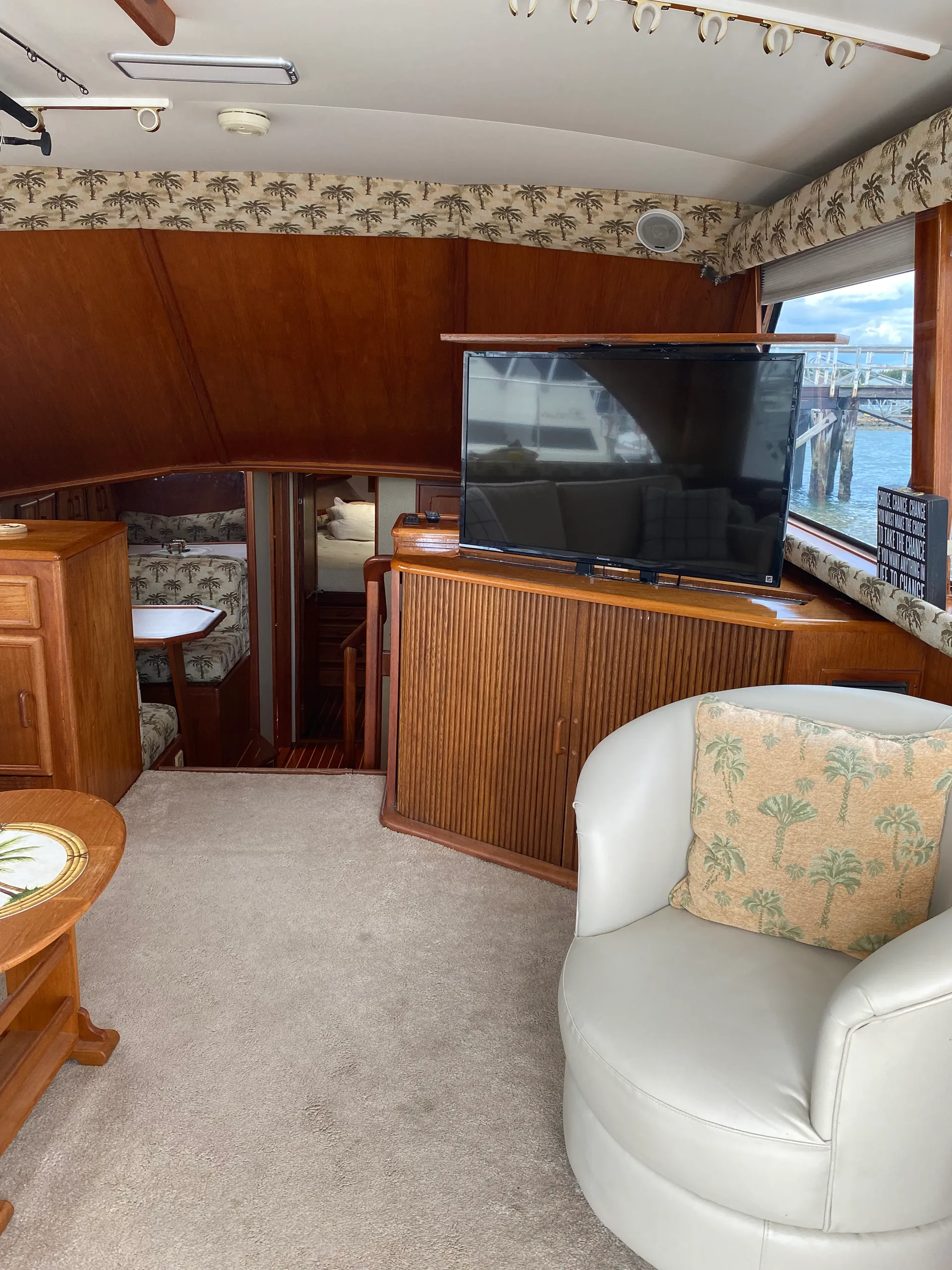 47’ Custom Jersey, Discover Boston and surrounding areas in comfort. 