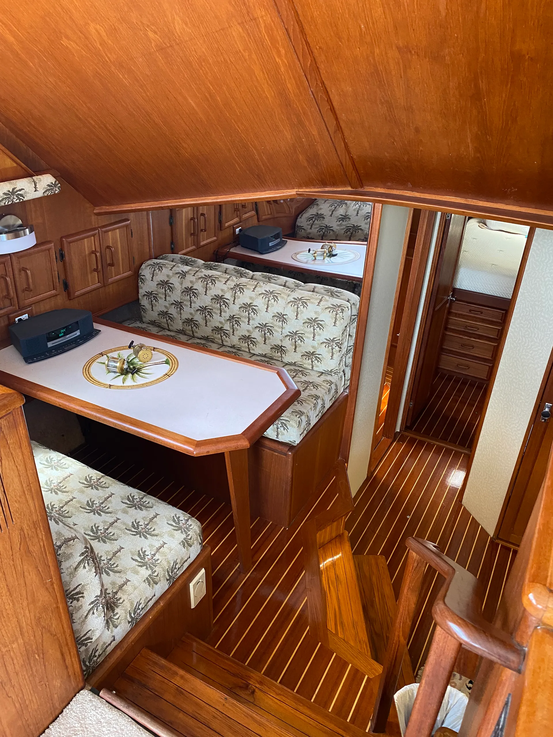 47’ Custom Jersey, Discover Boston and surrounding areas in comfort. 