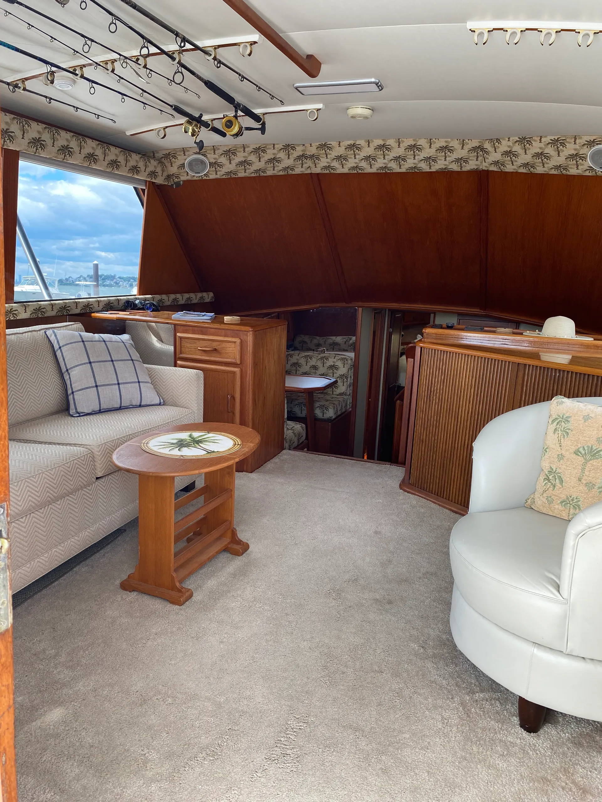 47’ Custom Jersey, Discover Boston and surrounding areas in comfort. 