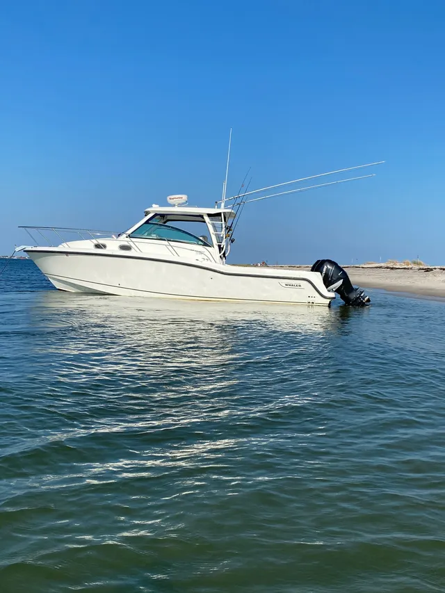 Rent a BOSTON WHALER express cruiser in Massapequa Park, NY near me