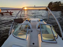 Cruise Lake Washington onboard an 18' Sea Ray! boat photo