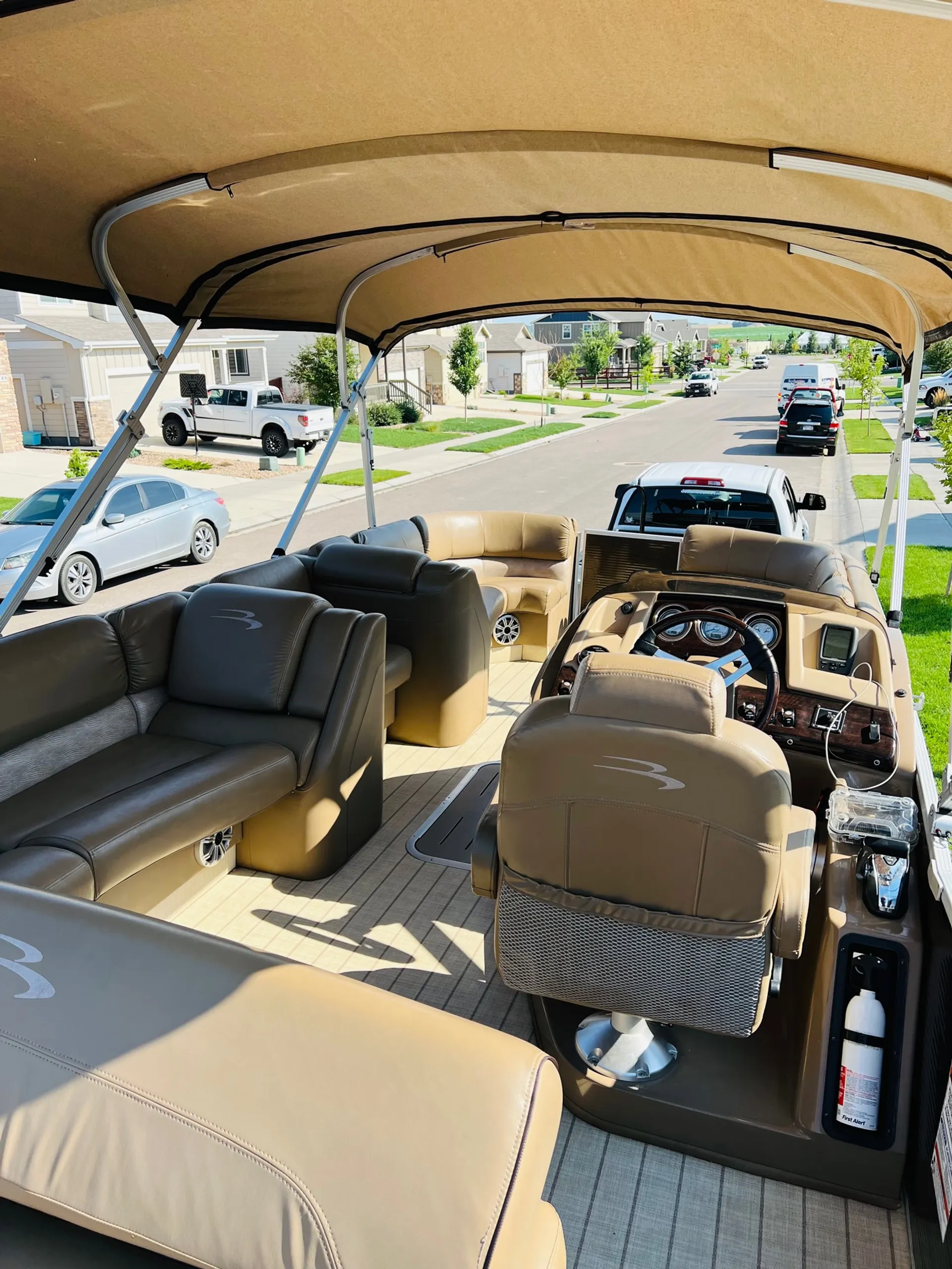 2016 Bennington TriToon